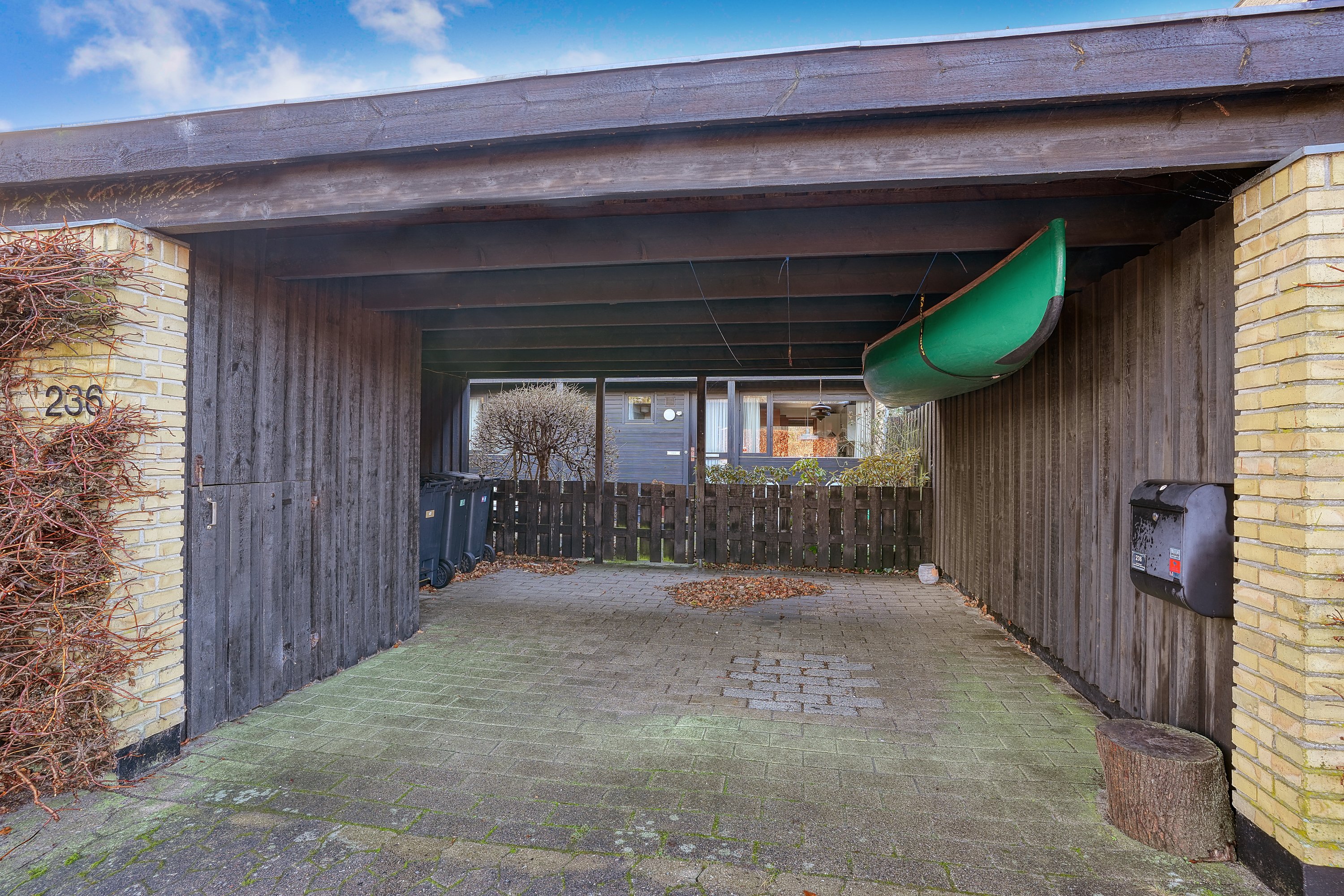 Fremhævet terrasse billede i fuldskærmstilstand. Billede af Højeloft Vænge 236, 3500 Værløse