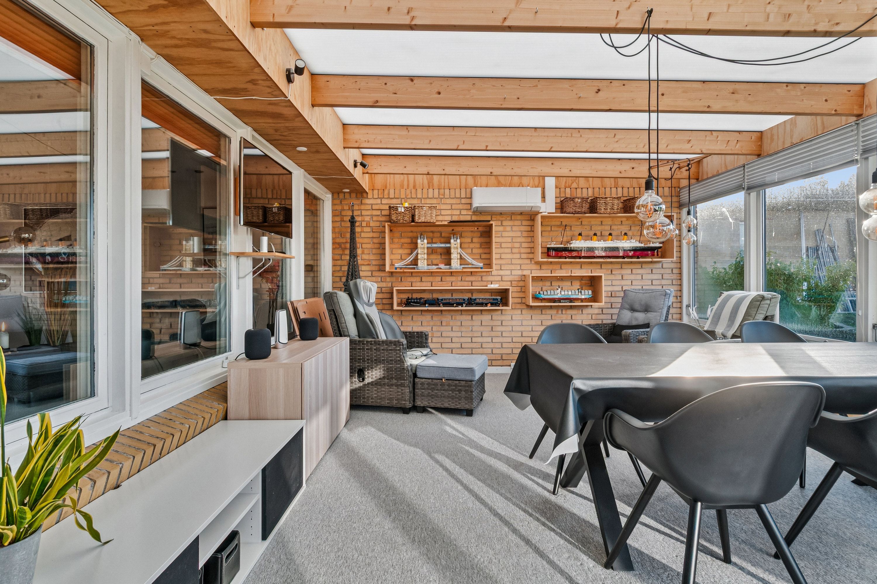 Fremhævet udestue billede i fuldskærmstilstand. Billede af Poppelvej 12, 2791 Dragør