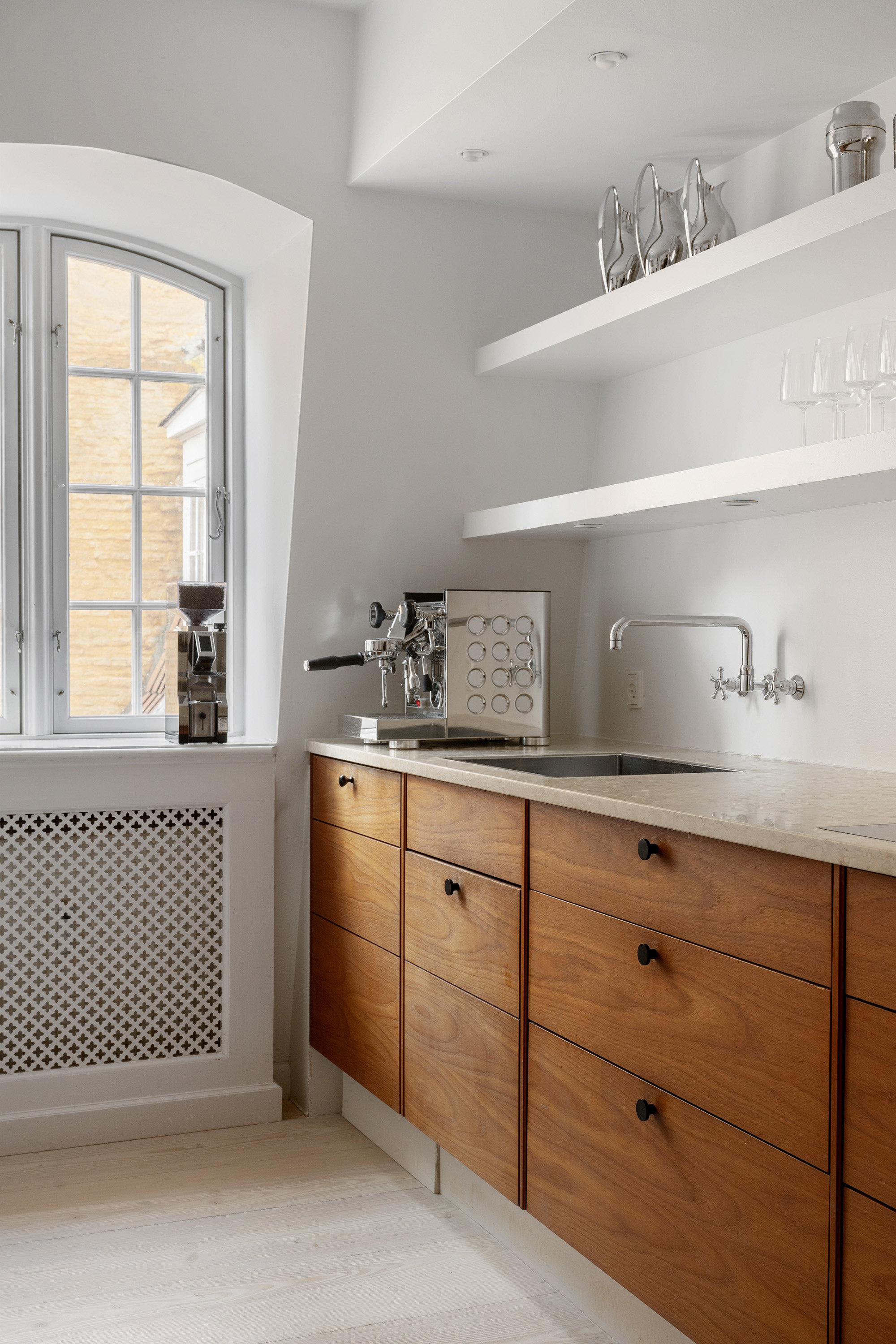 Fremhævet køkken billede i fuldskærmstilstand. Billede af Nyhavn 12, 3., 1051 København K