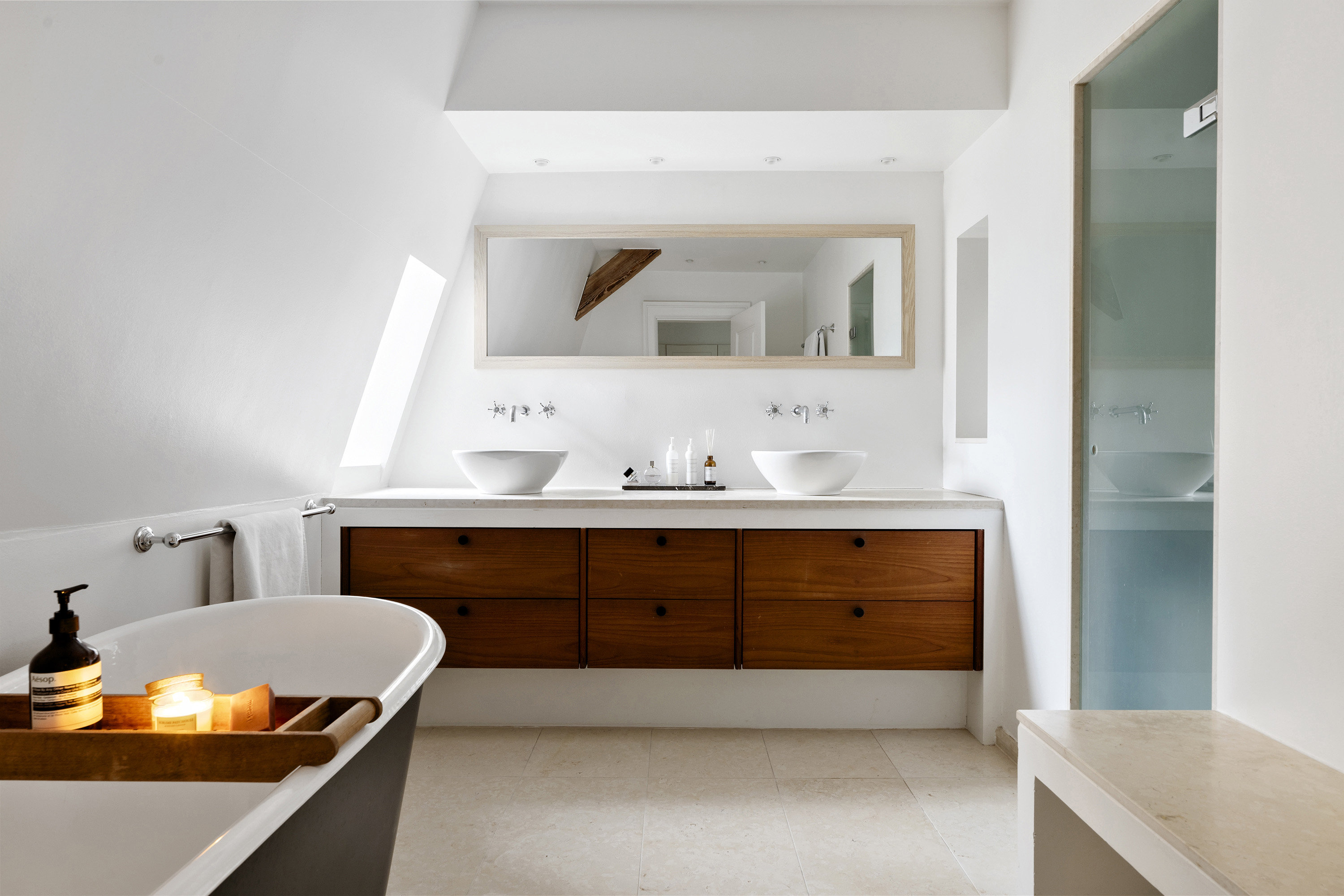 Fremhævet badeværelse billede i fuldskærmstilstand. Billede af Nyhavn 12, 3., 1051 København K