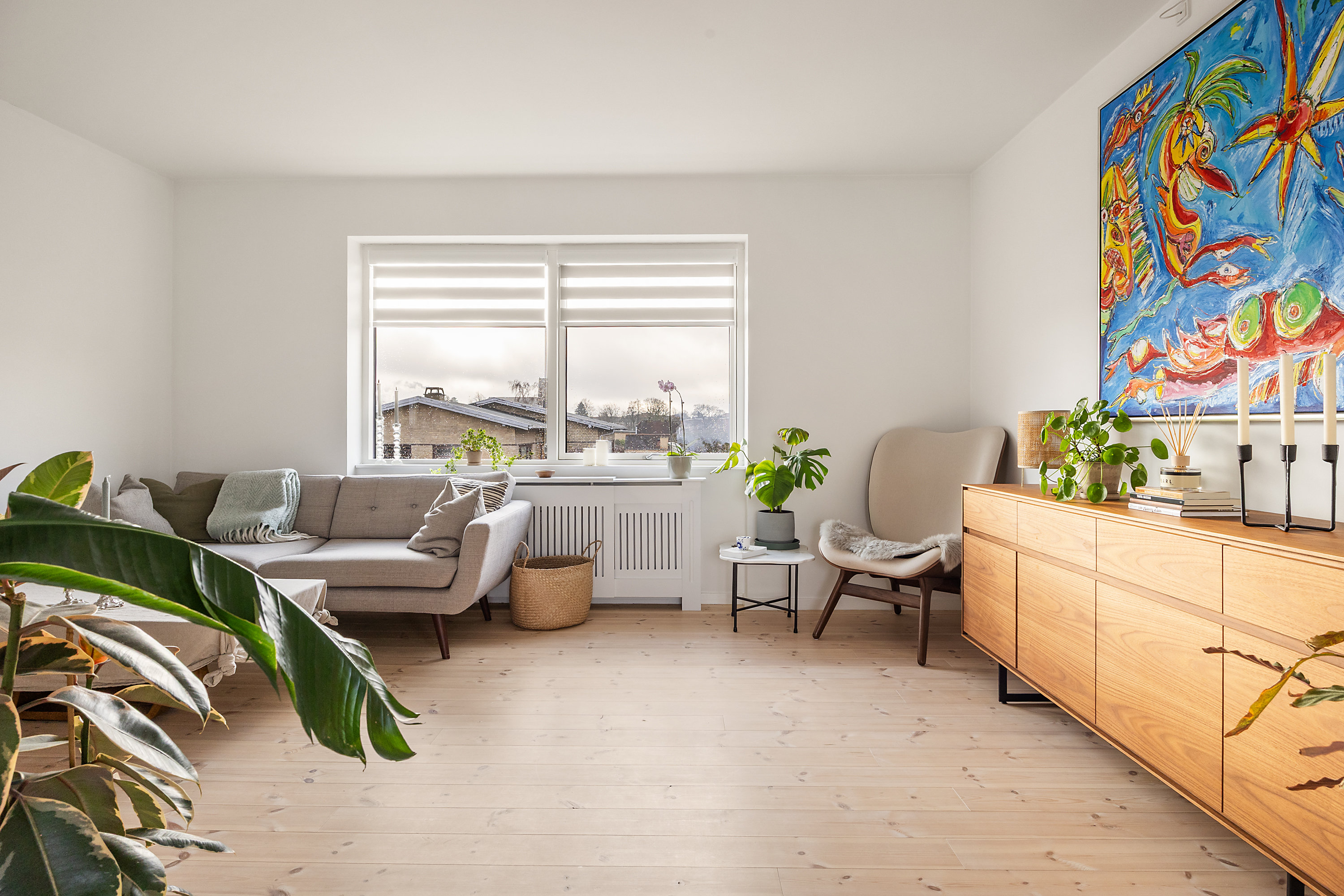 Fremhævet stue billede i fuldskærmstilstand. Billede af Emdrupvej 155, 2. tv., 2400 København NV