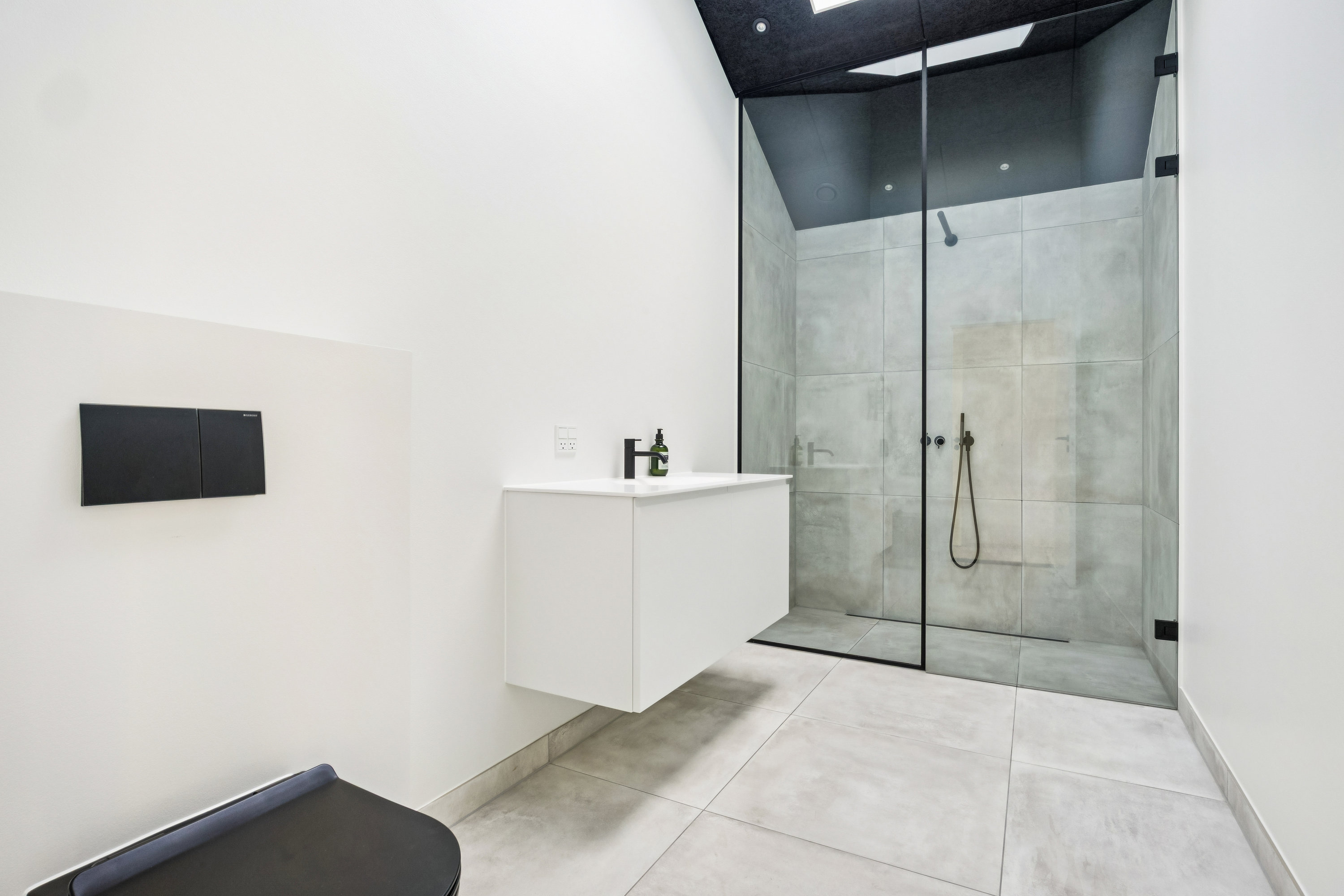 Fremhævet badeværelse billede i fuldskærmstilstand. Billede af Holgersvej 5, 4600 Køge