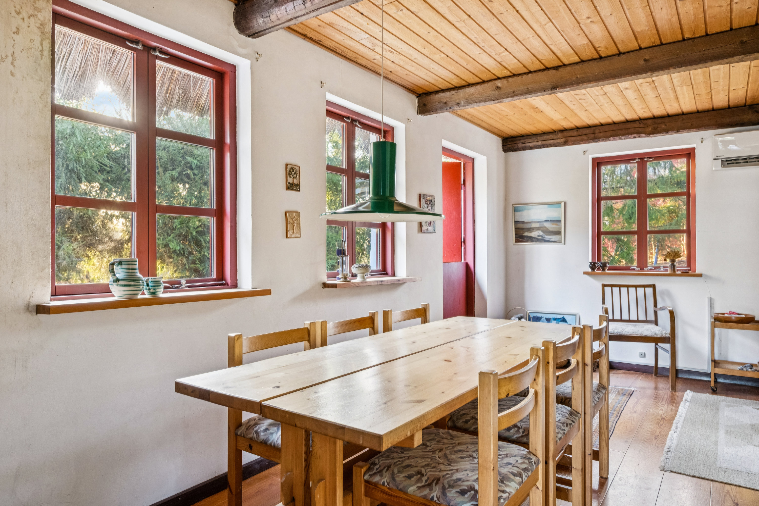 Fremhævet spisestue billede i fuldskærmstilstand. Billede af Silkehalevej 3, Skelhøje Plantage, 8400 Ebeltoft