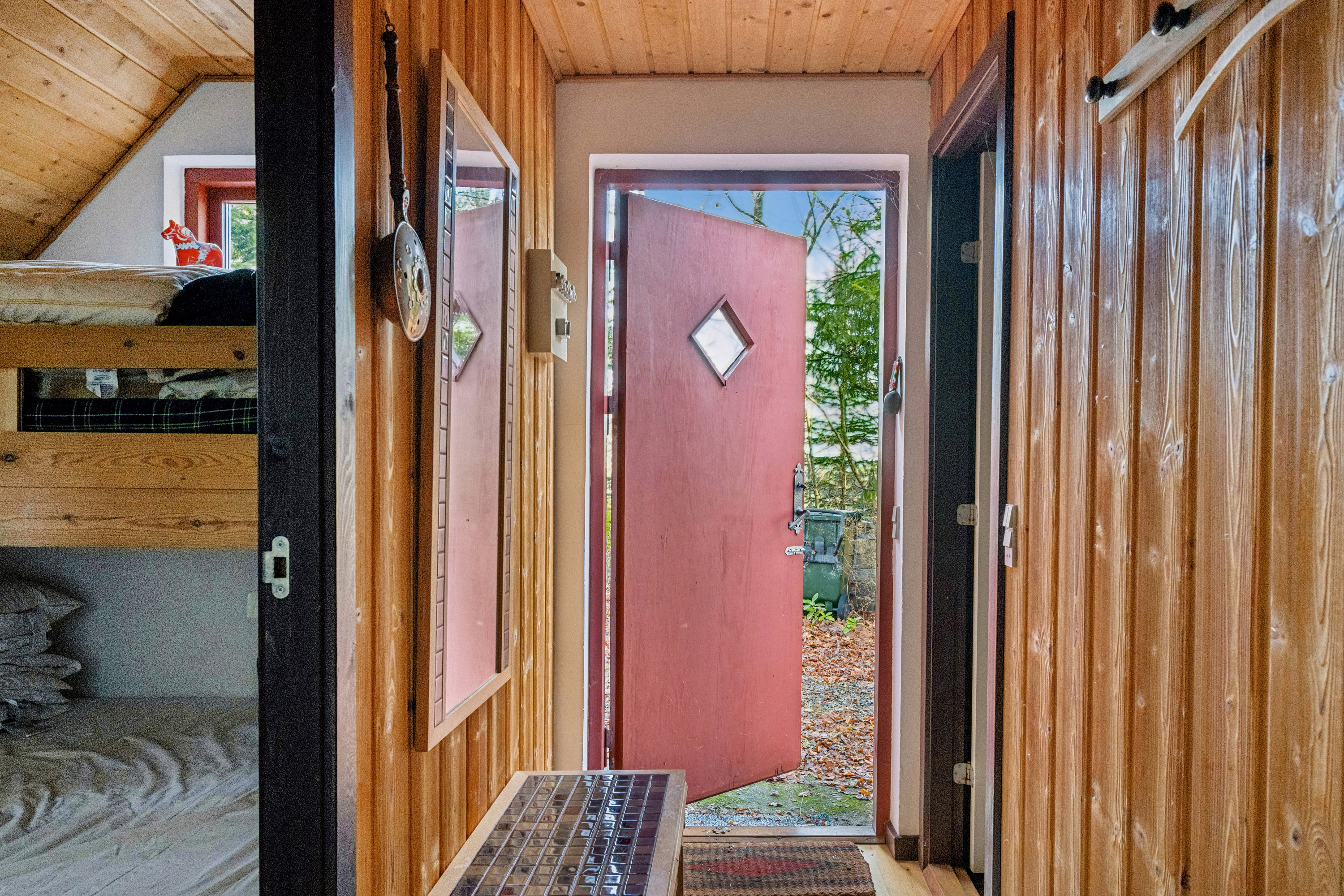 Fremhævet gang billede i fuldskærmstilstand. Billede af Silkehalevej 3, Skelhøje Plantage, 8400 Ebeltoft