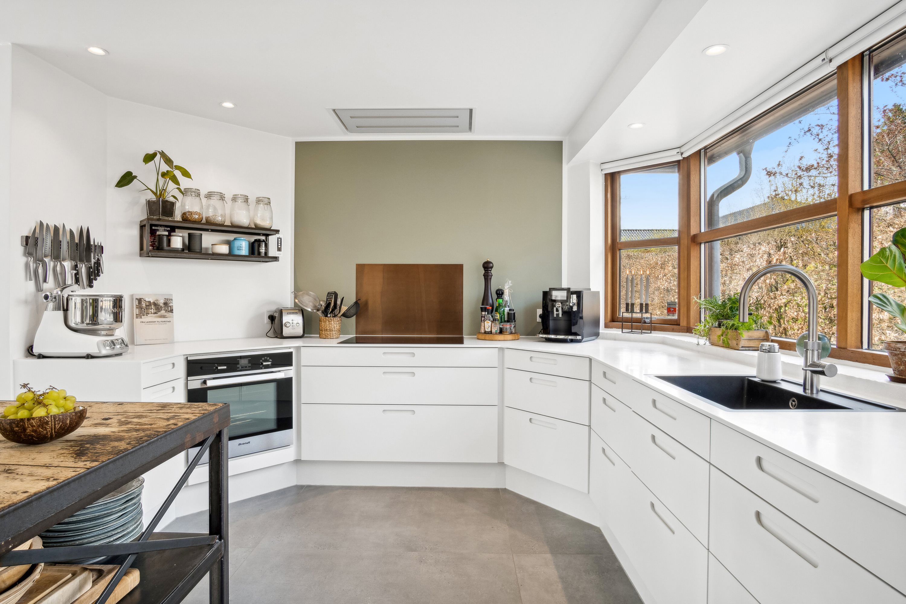 Fremhævet køkken billede i fuldskærmstilstand. Billede af Skåde Søpark 17, Skåde, 8270 Højbjerg