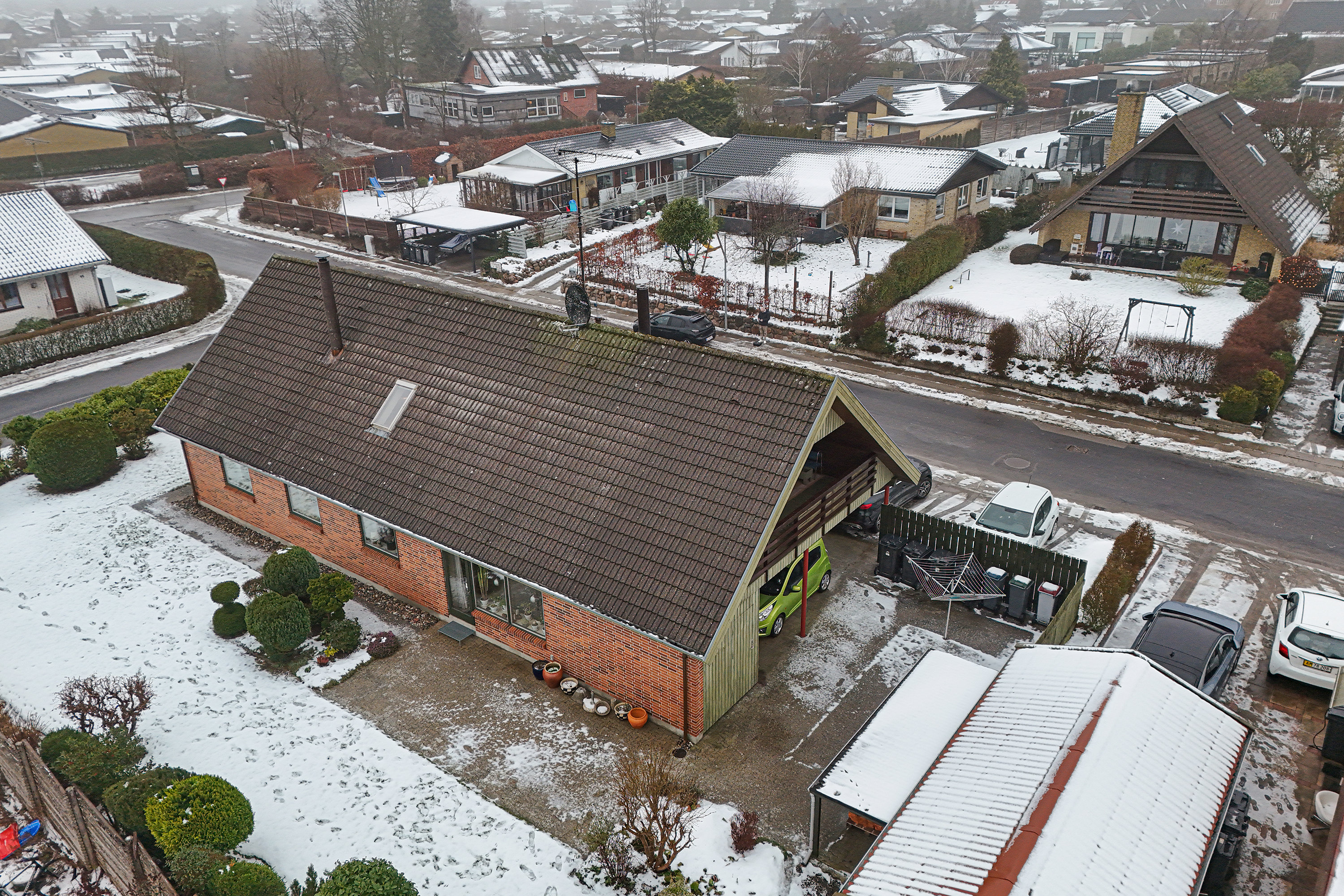 Fremhævet set fra oven billede i fuldskærmstilstand. Billede af Kirkebyvej 17, 2740 Skovlunde