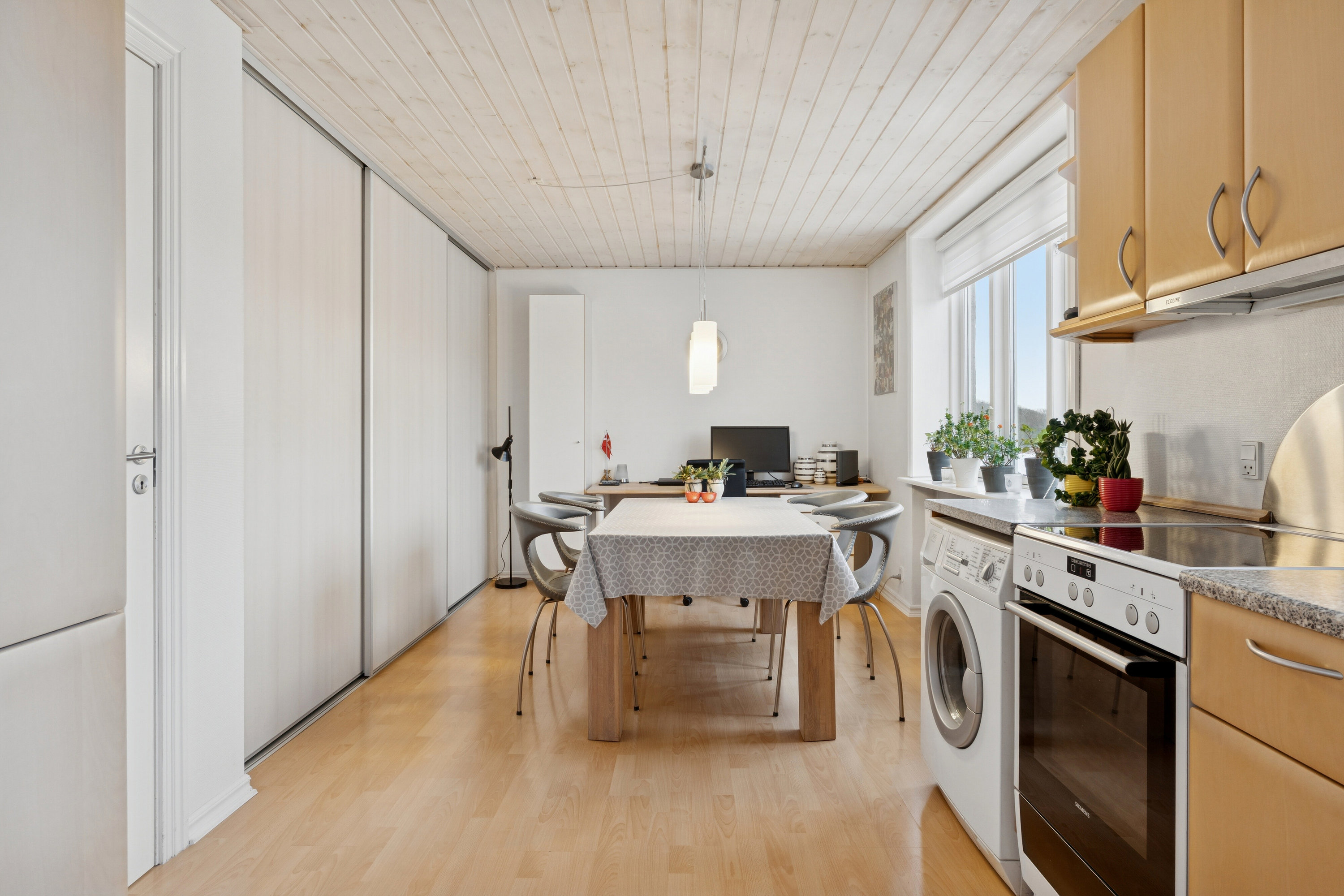 Fremhævet spisestue billede i fuldskærmstilstand. Billede af Prinsensgade 2, 3. tv., 9800 Hjørring