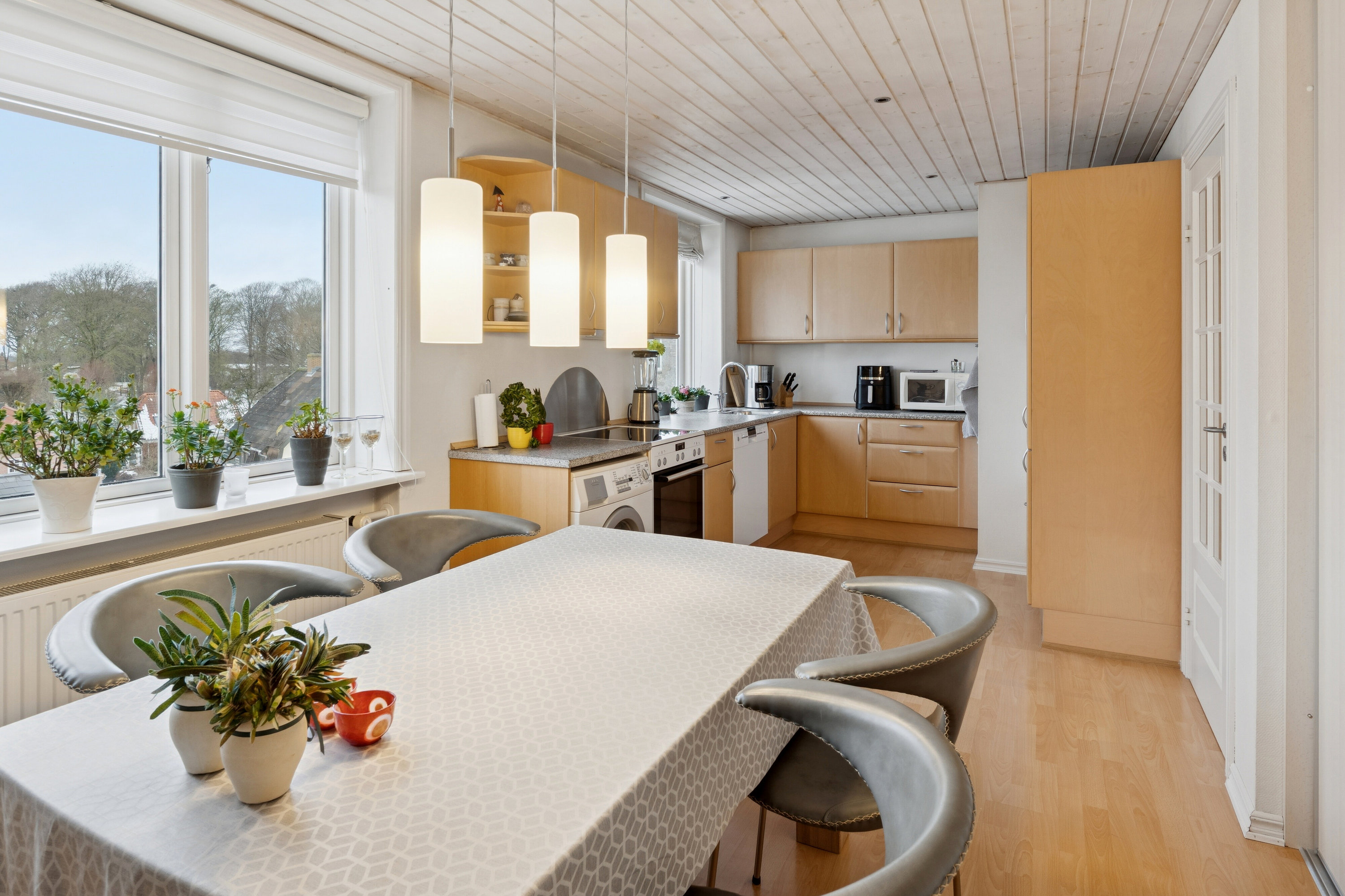 Fremhævet spisestue billede i fuldskærmstilstand. Billede af Prinsensgade 2, 3. tv., 9800 Hjørring