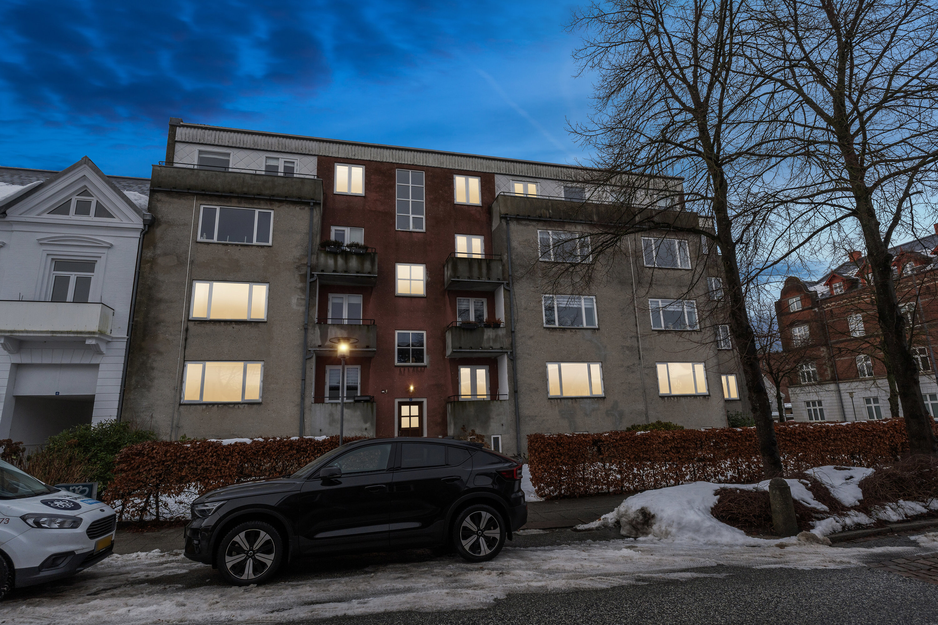 Fremhævet facade billede i fuldskærmstilstand. Billede af Prinsensgade 2, 3. tv., 9800 Hjørring