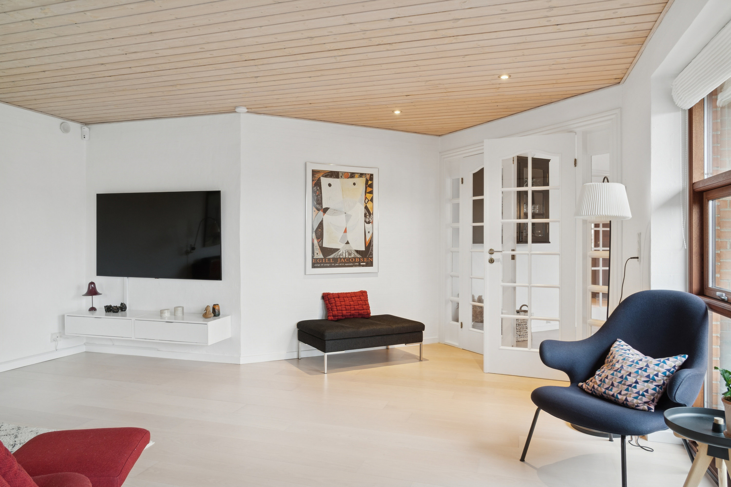 Fremhævet stue billede i fuldskærmstilstand. Billede af Østerbyvej 13, 8310 Tranbjerg J