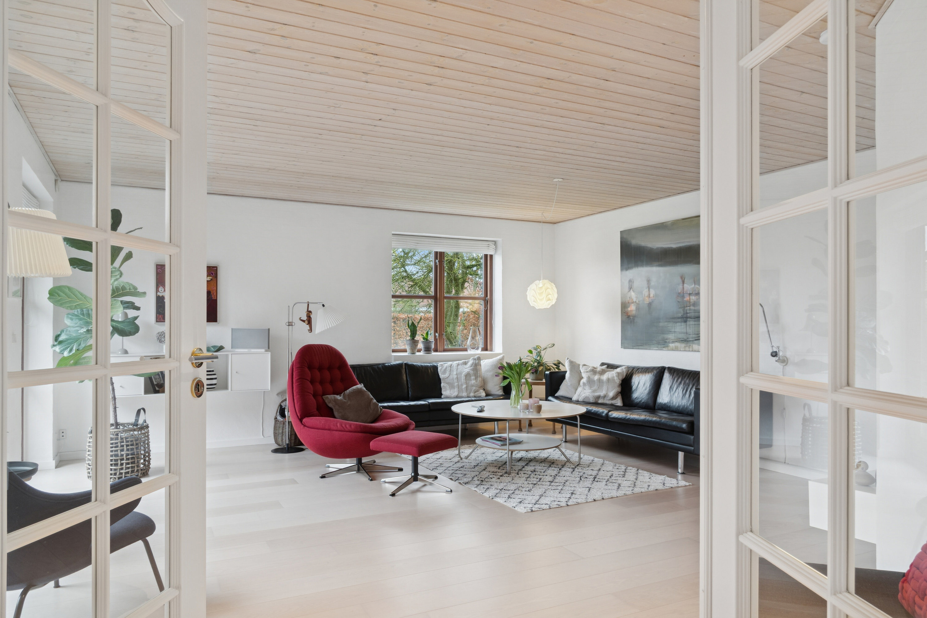 Fremhævet stue billede i fuldskærmstilstand. Billede af Østerbyvej 13, 8310 Tranbjerg J