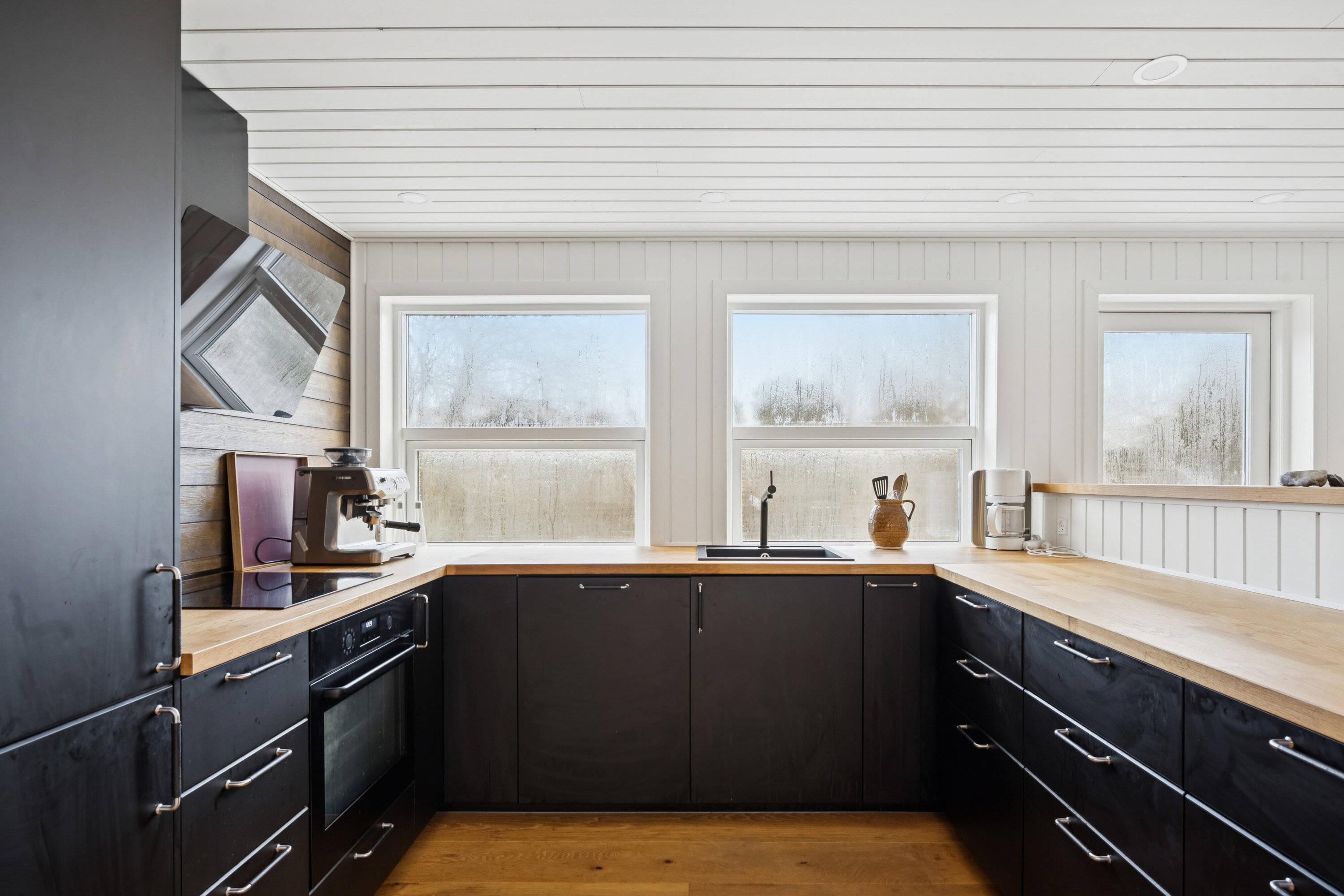 Fremhævet køkken billede i fuldskærmstilstand. Billede af Drosselvej 20, Villingerød, 3120 Dronningmølle