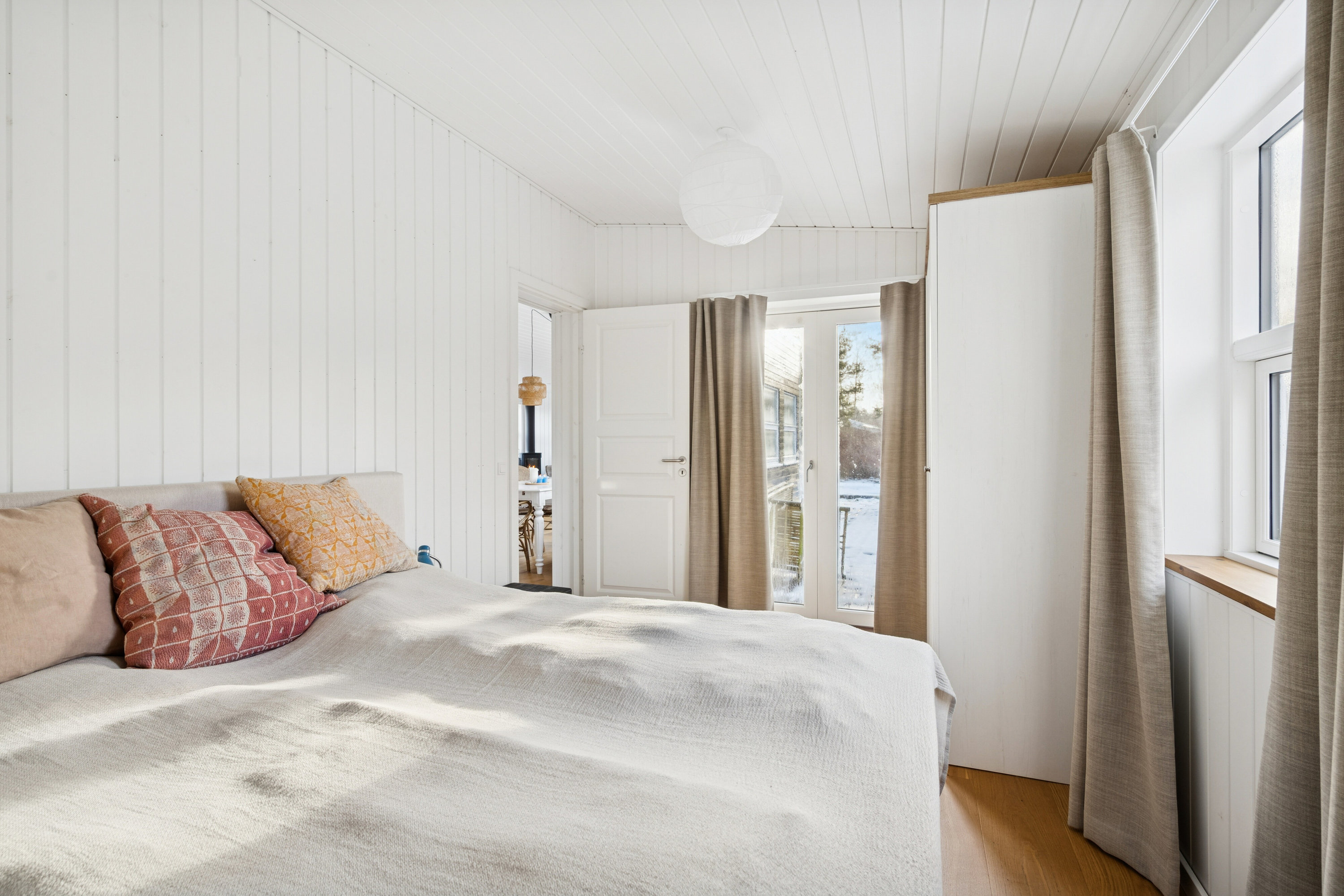 Fremhævet soveværelse billede i fuldskærmstilstand. Billede af Drosselvej 20, Villingerød, 3120 Dronningmølle