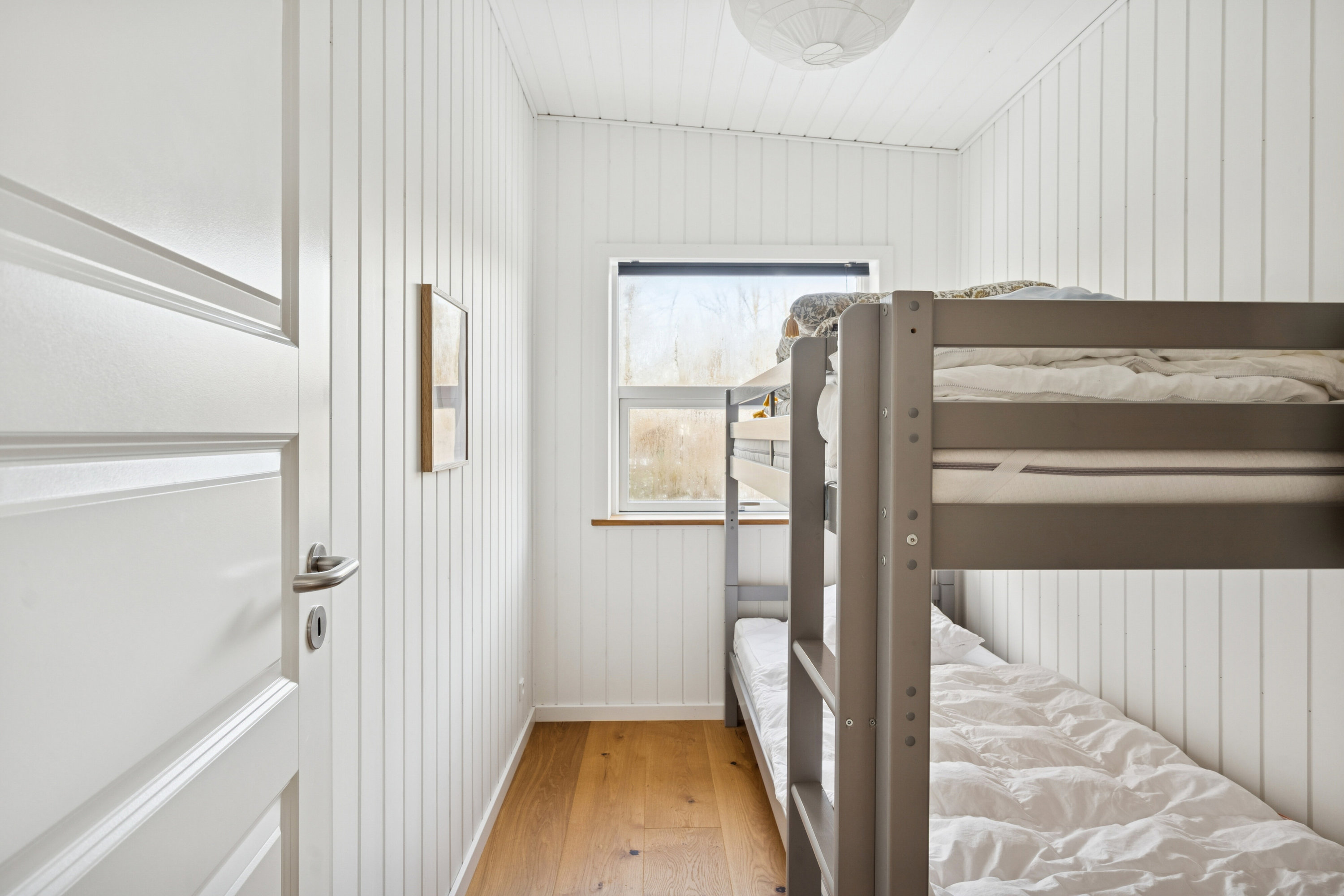 Fremhævet soveværelse billede i fuldskærmstilstand. Billede af Drosselvej 20, Villingerød, 3120 Dronningmølle