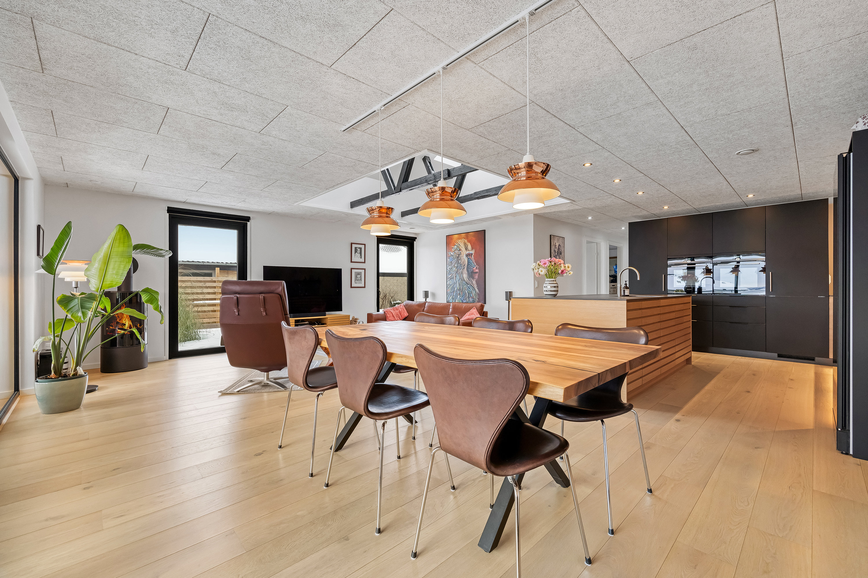 Fremhævet stue billede i fuldskærmstilstand. Billede af Kajakvej 40, 4040 Jyllinge