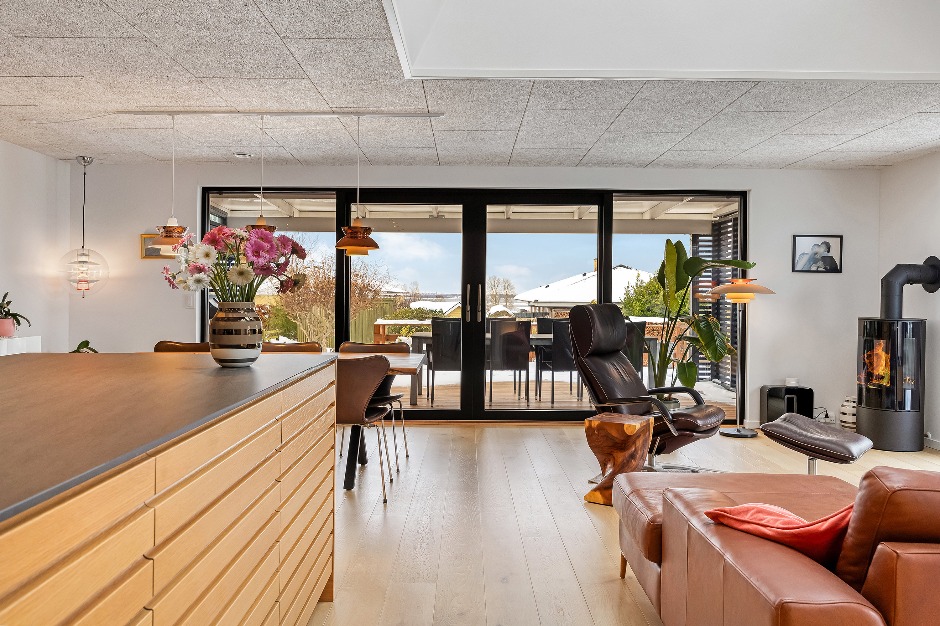 Fremhævet stue billede i fuldskærmstilstand. Billede af Kajakvej 40, 4040 Jyllinge