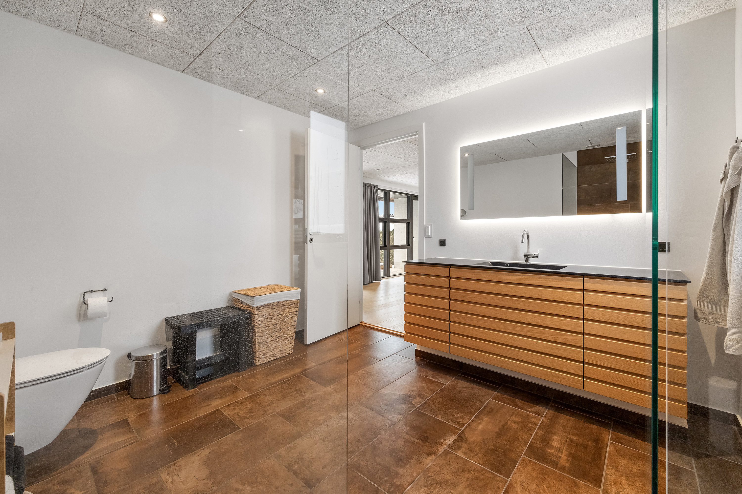 Fremhævet badeværelse billede i fuldskærmstilstand. Billede af Kajakvej 40, 4040 Jyllinge