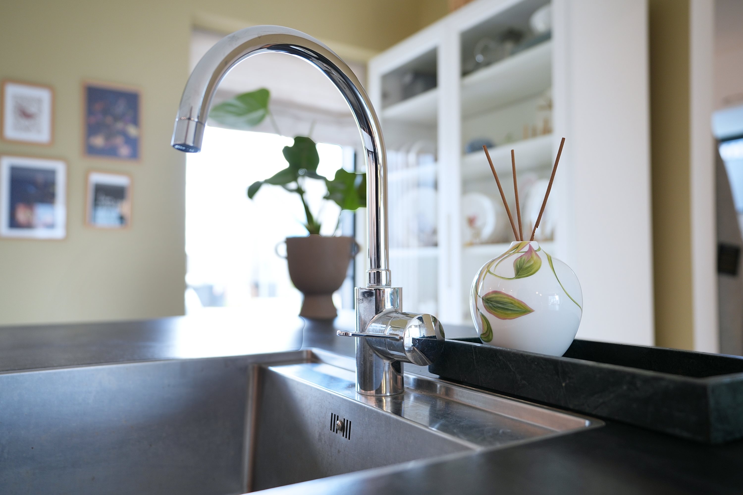 Fremhævet køkken billede i fuldskærmstilstand. Billede af Syrenhaven 60, Havdrup, 4622 Havdrup