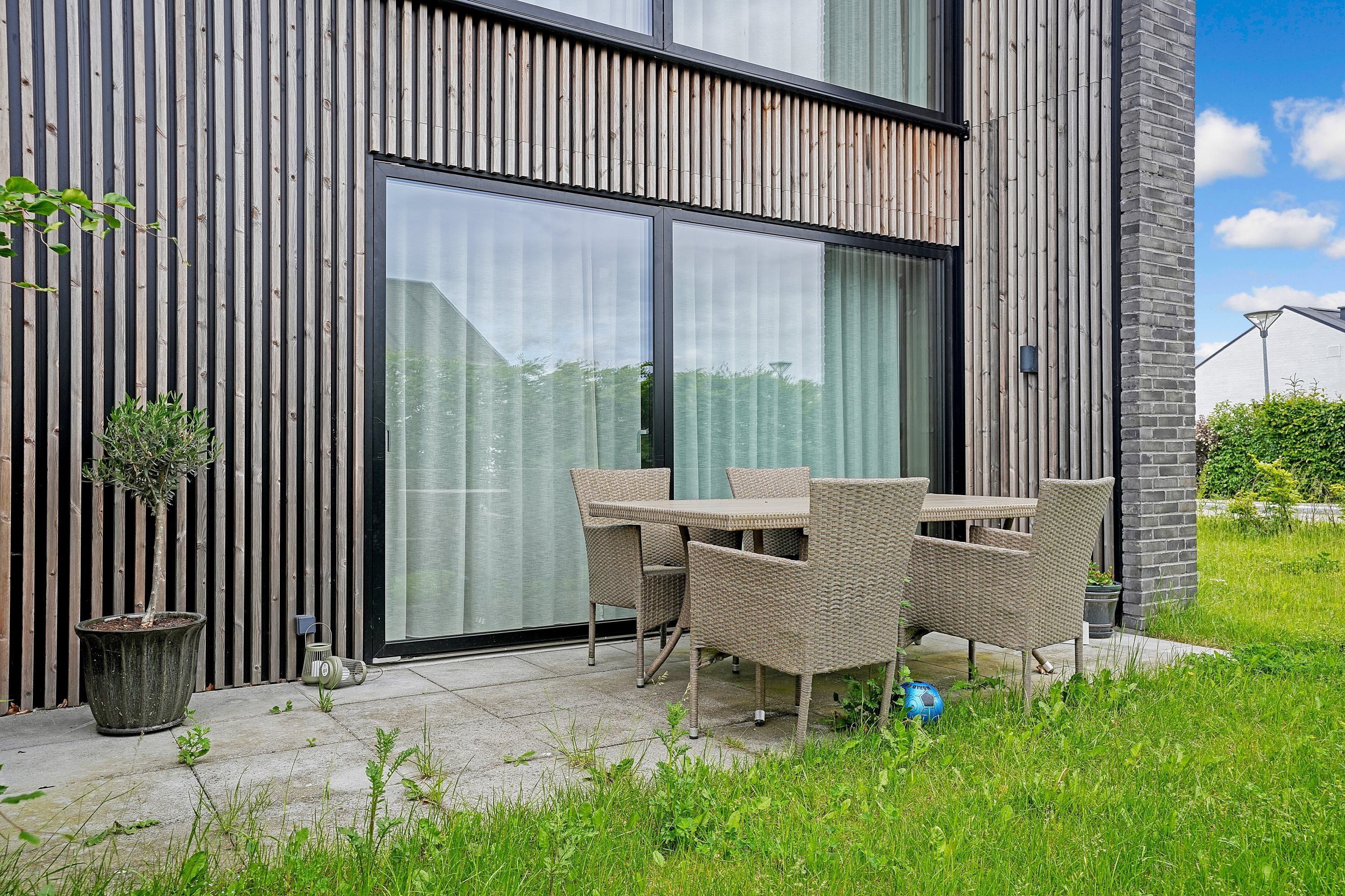 Fremhævet terrasse billede i fuldskærmstilstand. Billede af Syrenhaven 60, Havdrup, 4622 Havdrup