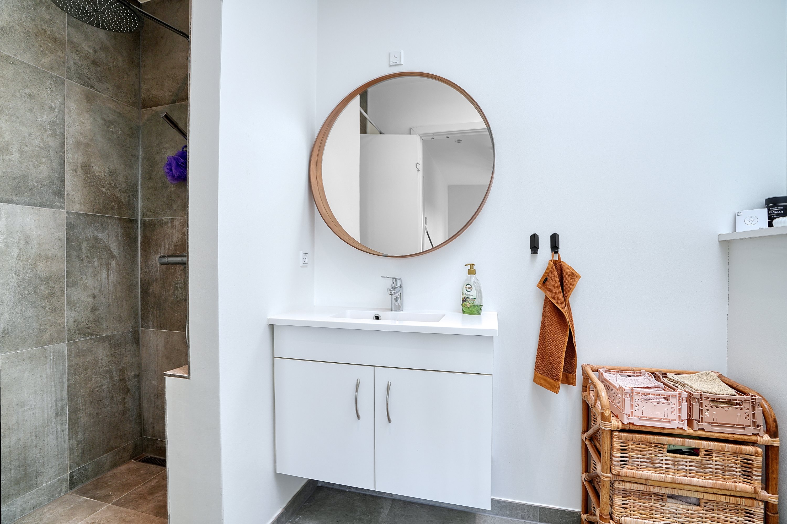 Fremhævet badeværelse billede i fuldskærmstilstand. Billede af Syrenhaven 60, Havdrup, 4622 Havdrup