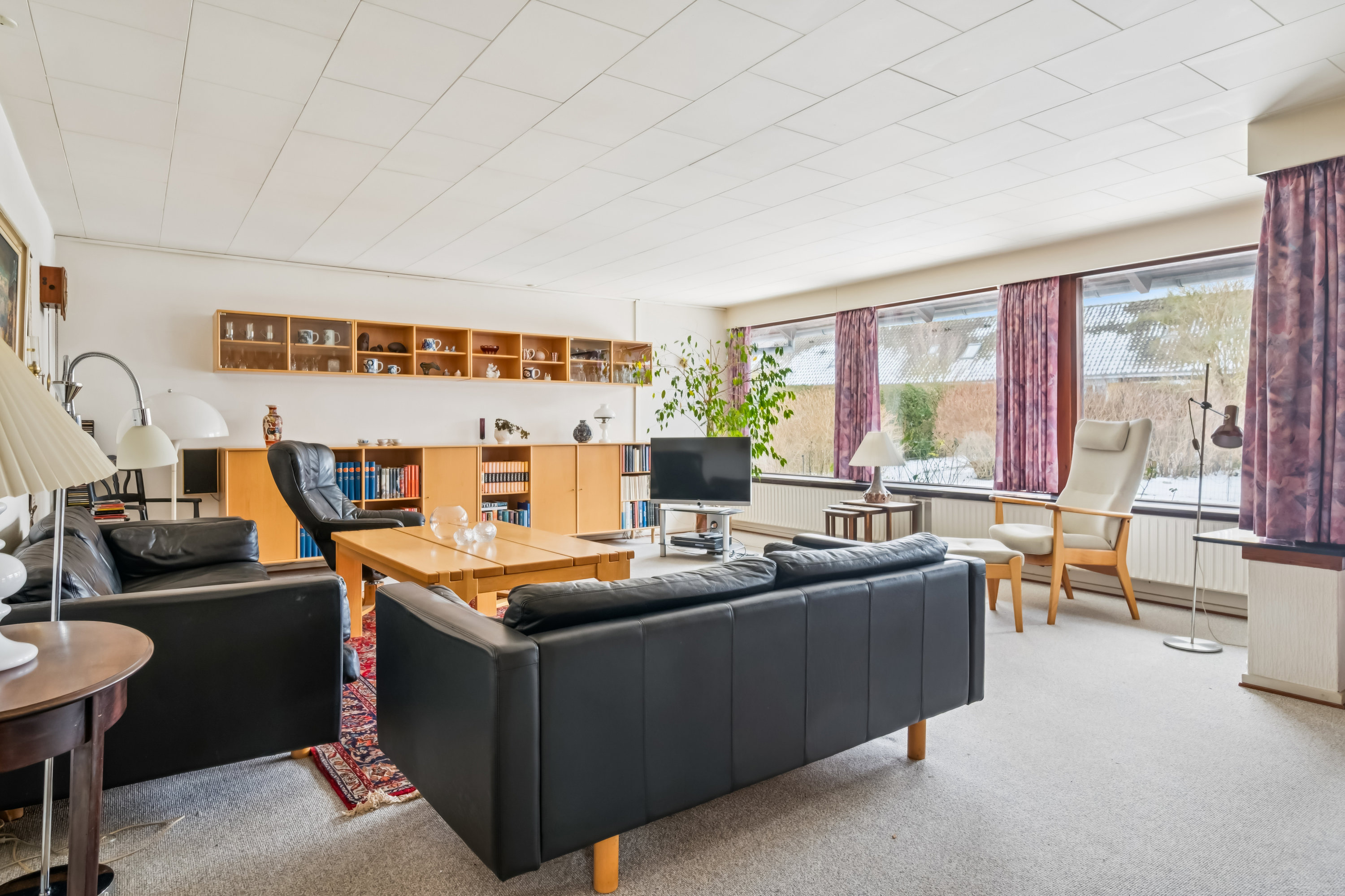 Fremhævet stue billede i fuldskærmstilstand. Billede af Toftefaldet 1, 8240 Risskov