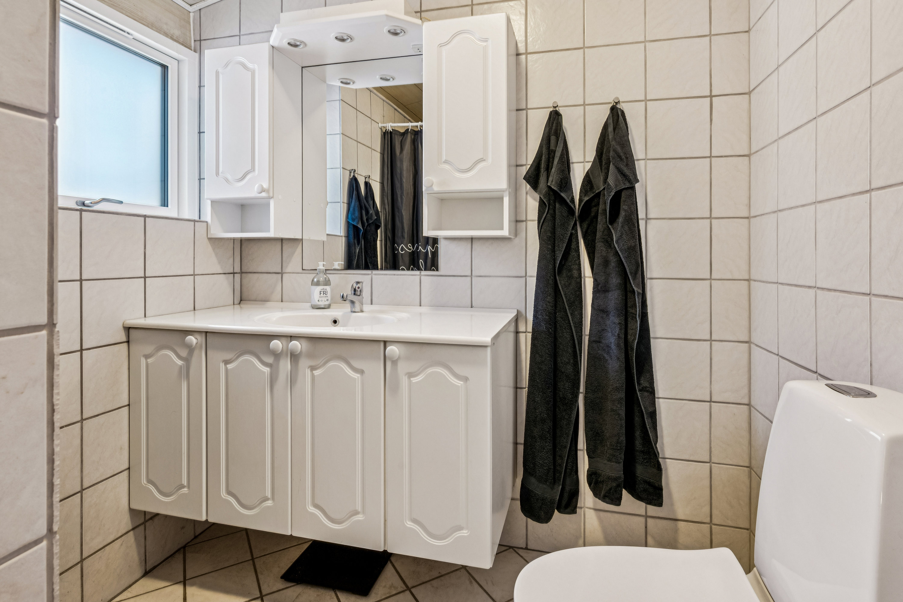 Fremhævet badeværelse billede i fuldskærmstilstand. Billede af Tålforvej 20, 8250 Egå