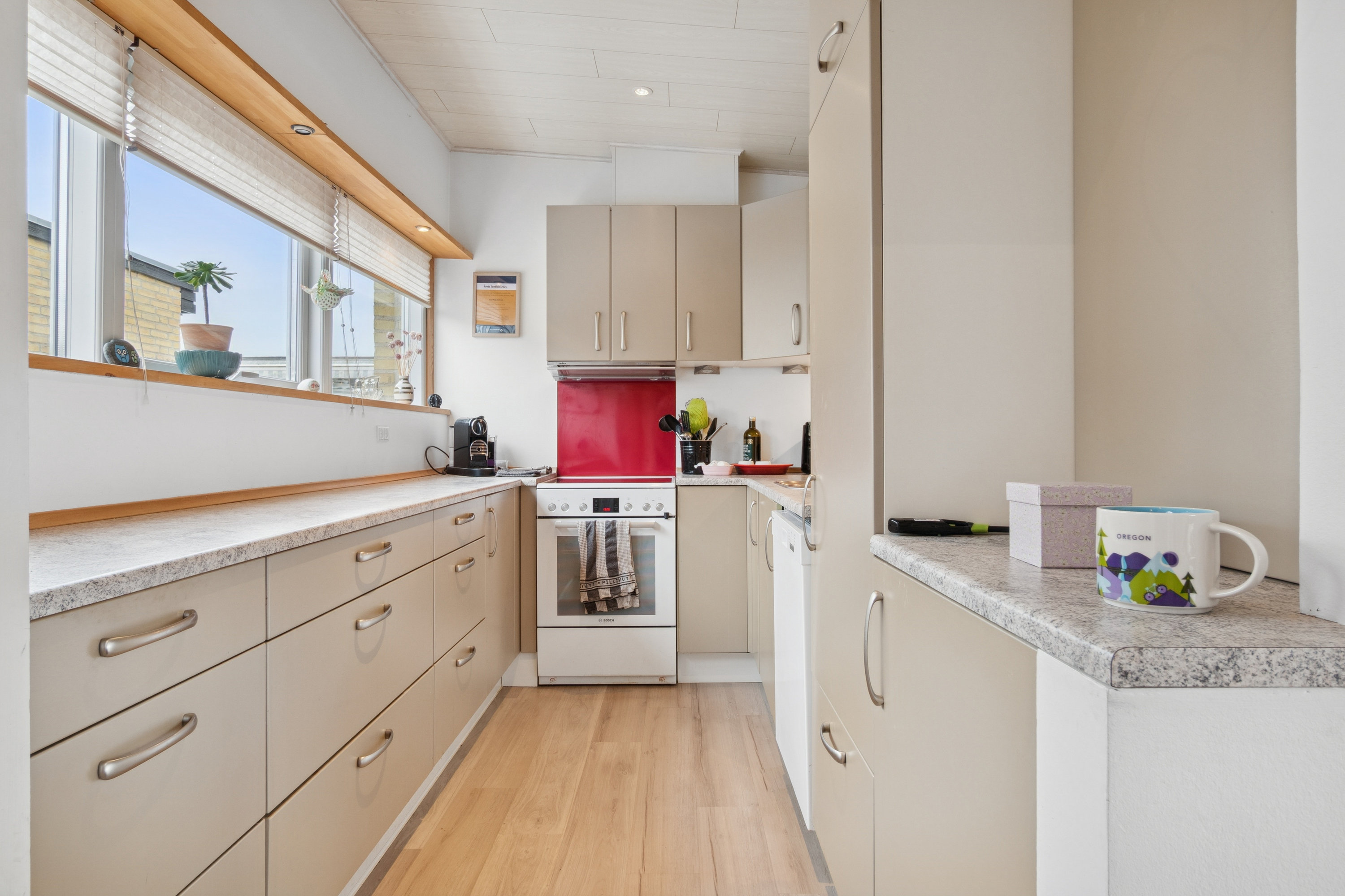 Fremhævet køkken billede i fuldskærmstilstand. Billede af Kolleruplund 46, 2665 Vallensbæk Strand