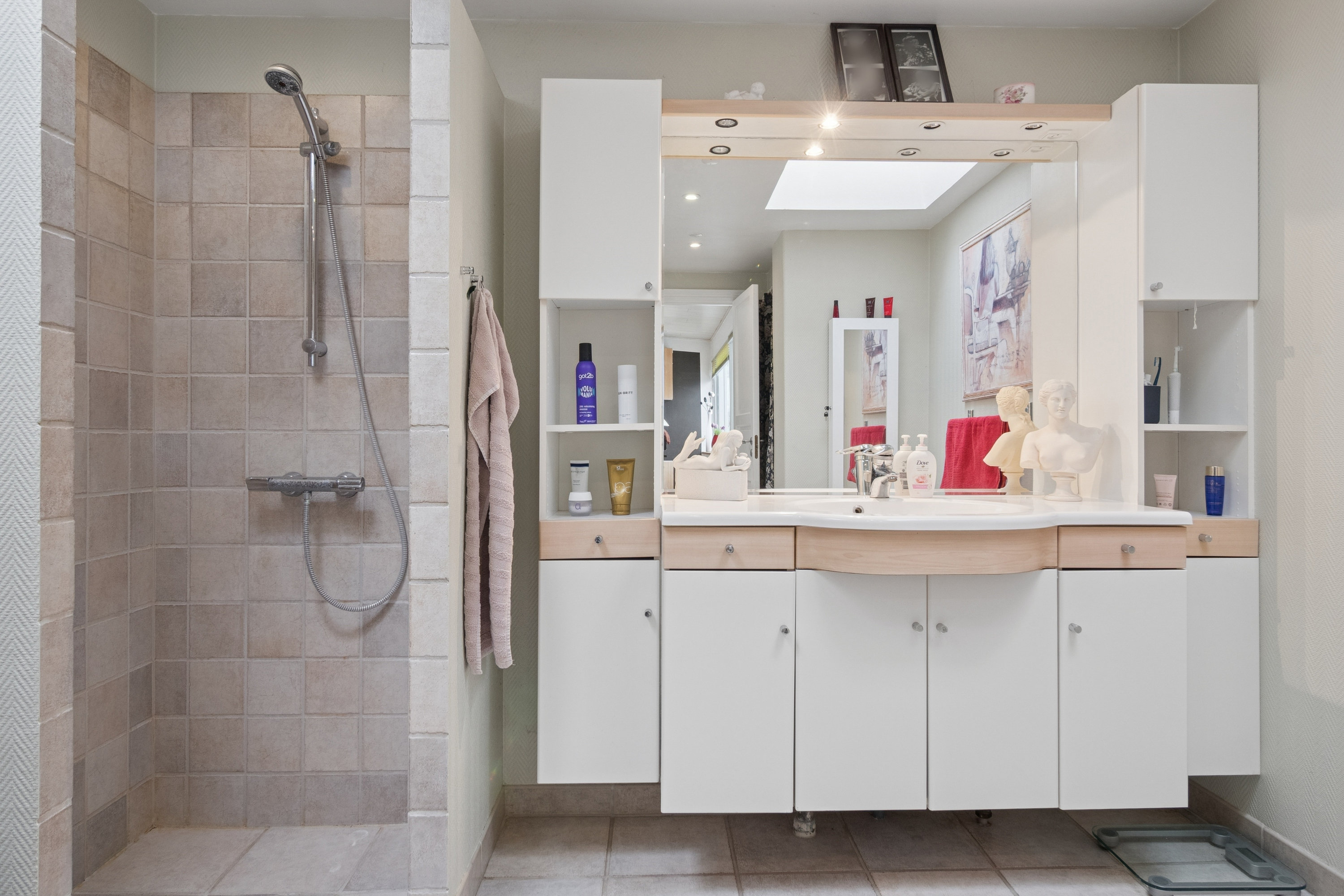 Fremhævet badeværelse billede i fuldskærmstilstand. Billede af Kolleruplund 46, 2665 Vallensbæk Strand