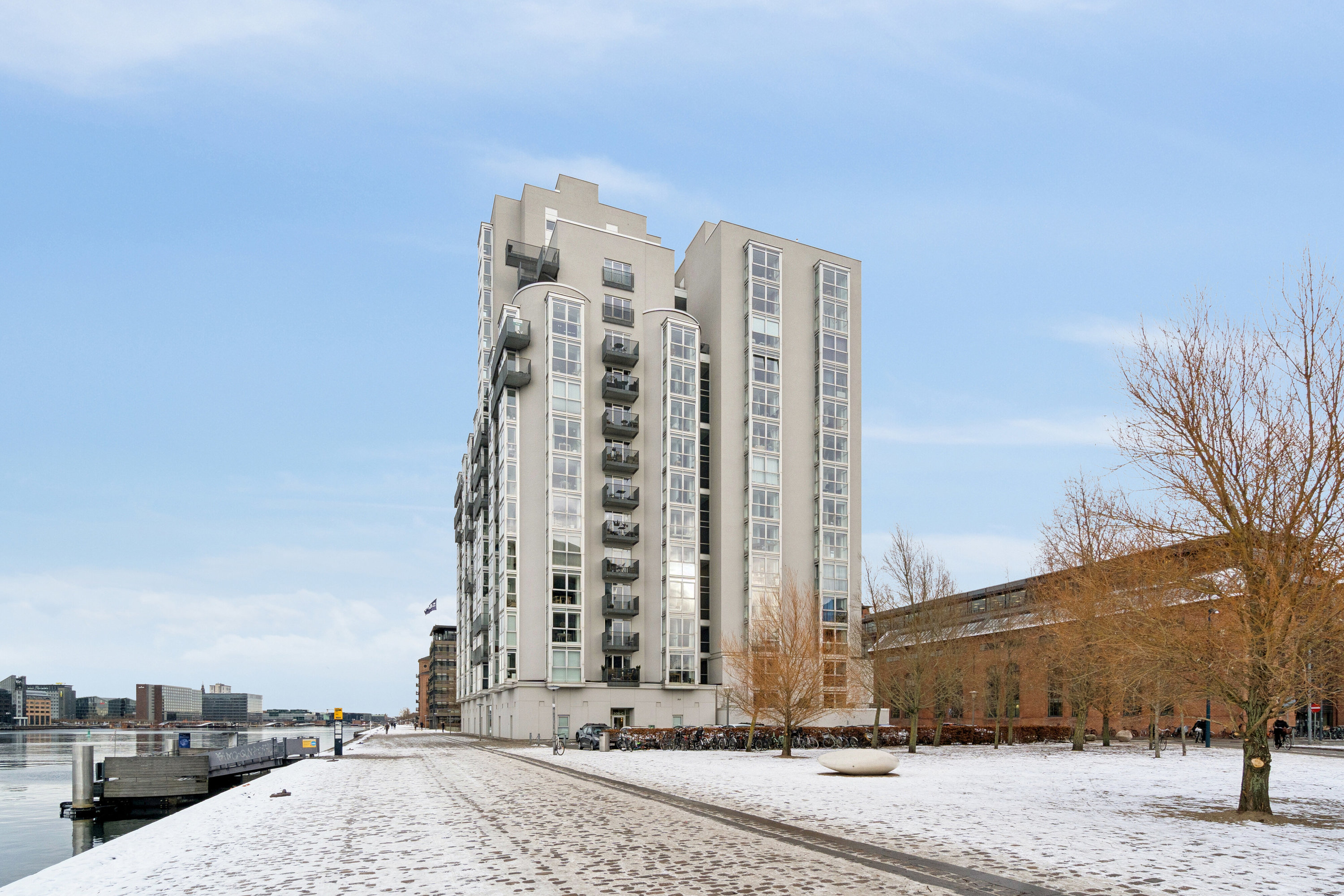 Fremhævet facade billede i fuldskærmstilstand. Billede af Islands Brygge 30B, 13. 4., 2300 København S