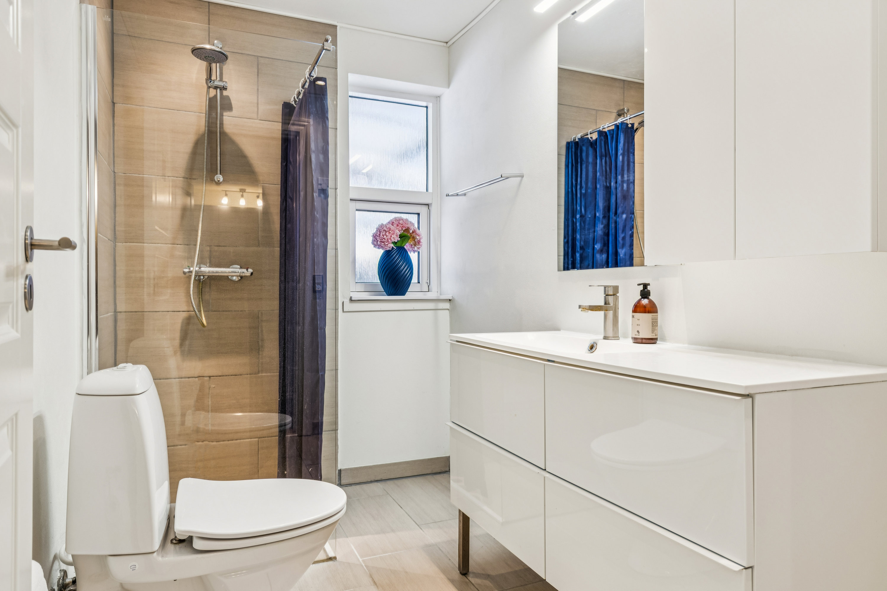 Fremhævet badeværelse billede i fuldskærmstilstand. Billede af Elmegårdsvej 25, 4532 Gislinge