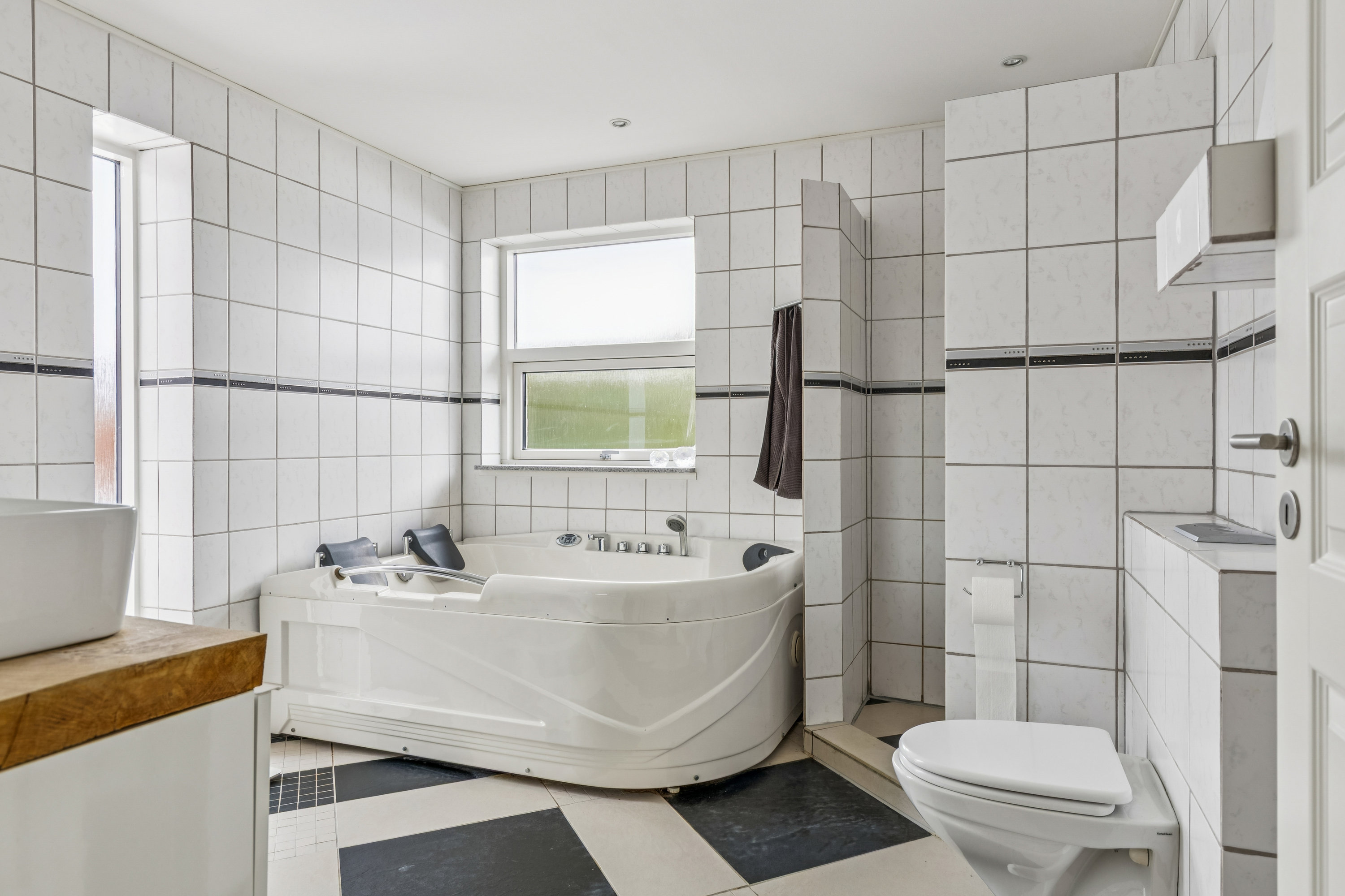 Fremhævet badeværelse billede i fuldskærmstilstand. Billede af Elmegårdsvej 25, 4532 Gislinge