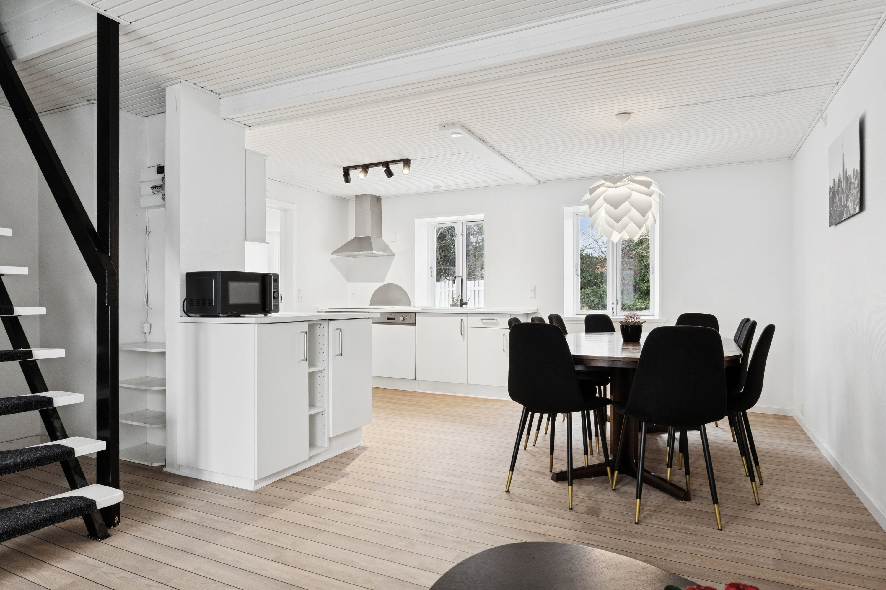 Fremhævet spisestue billede i fuldskærmstilstand. Billede af Rødhøj 9, 4550 Asnæs