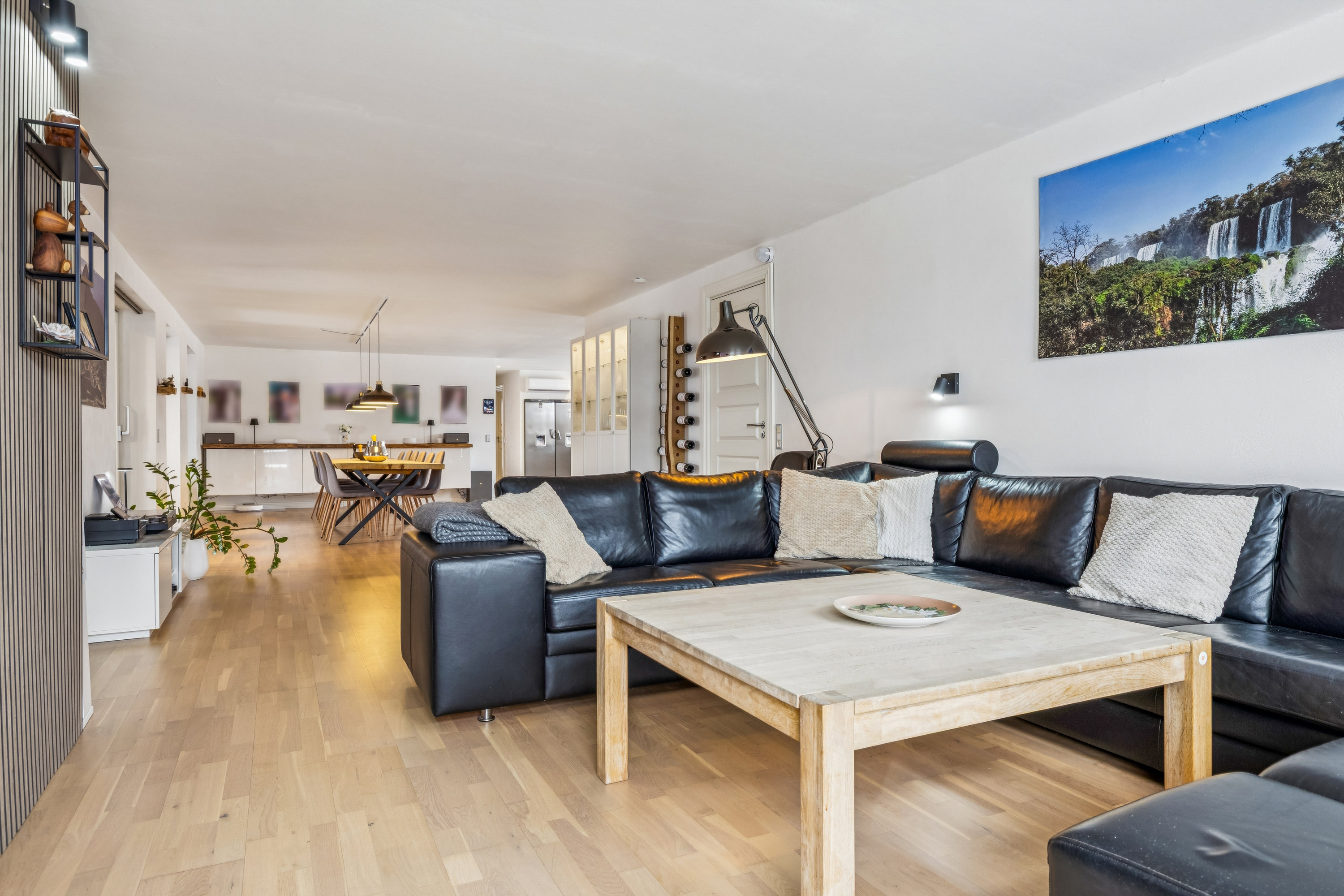 Fremhævet stue billede i fuldskærmstilstand. Billede af Elmegårdsvej 25, 4532 Gislinge