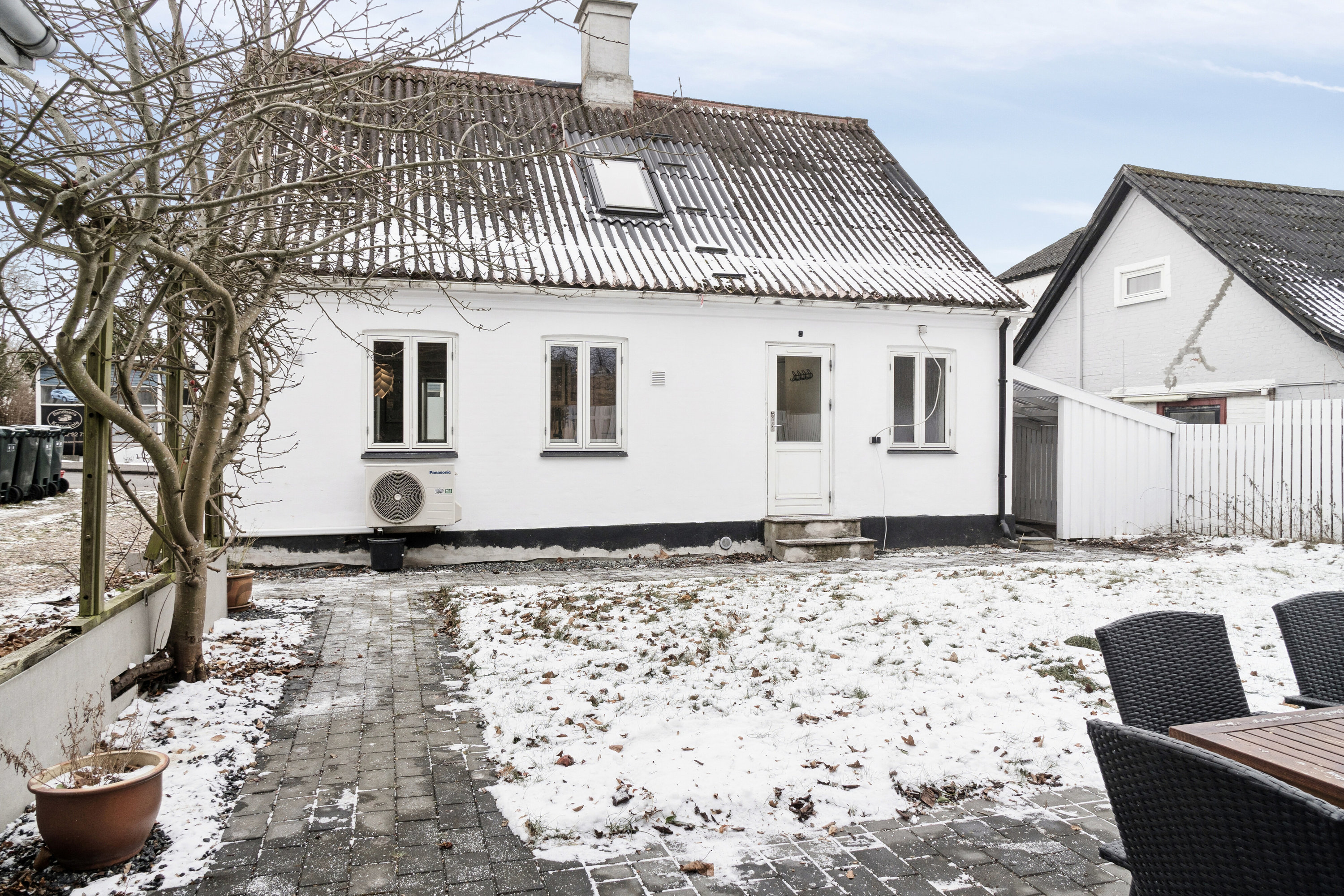 Fremhævet set fra haven billede i fuldskærmstilstand. Billede af Rødhøj 9, 4550 Asnæs