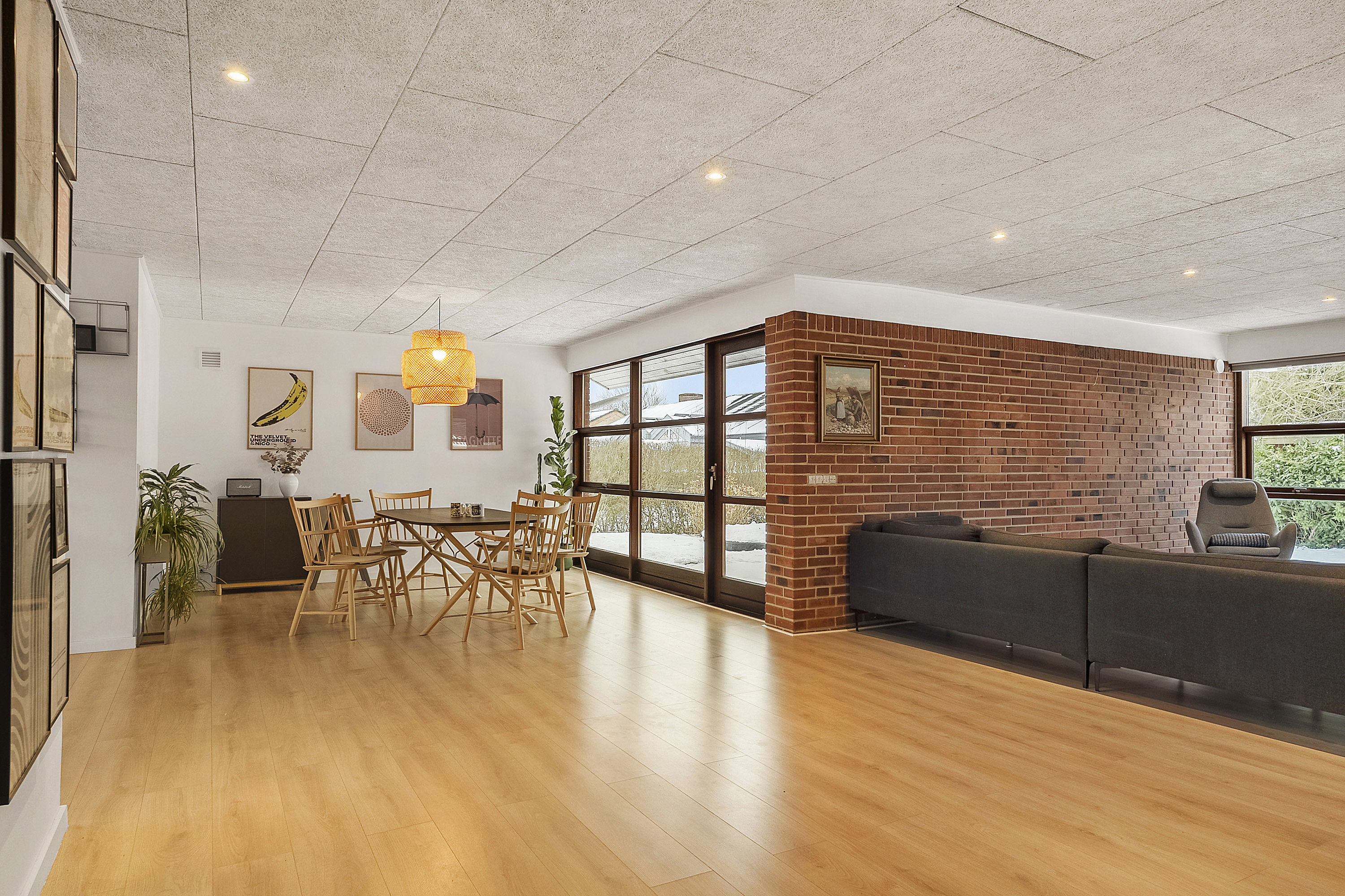 Fremhævet stue billede i fuldskærmstilstand. Billede af Hovmarksvej 65, 8700 Horsens