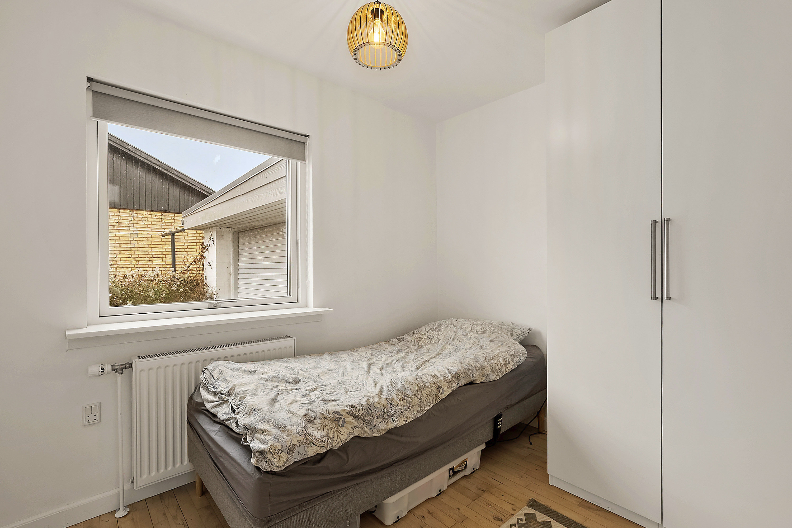 Fremhævet soveværelse billede i fuldskærmstilstand. Billede af Hyldegårdsvej 8, Seden, 5240 Odense NØ