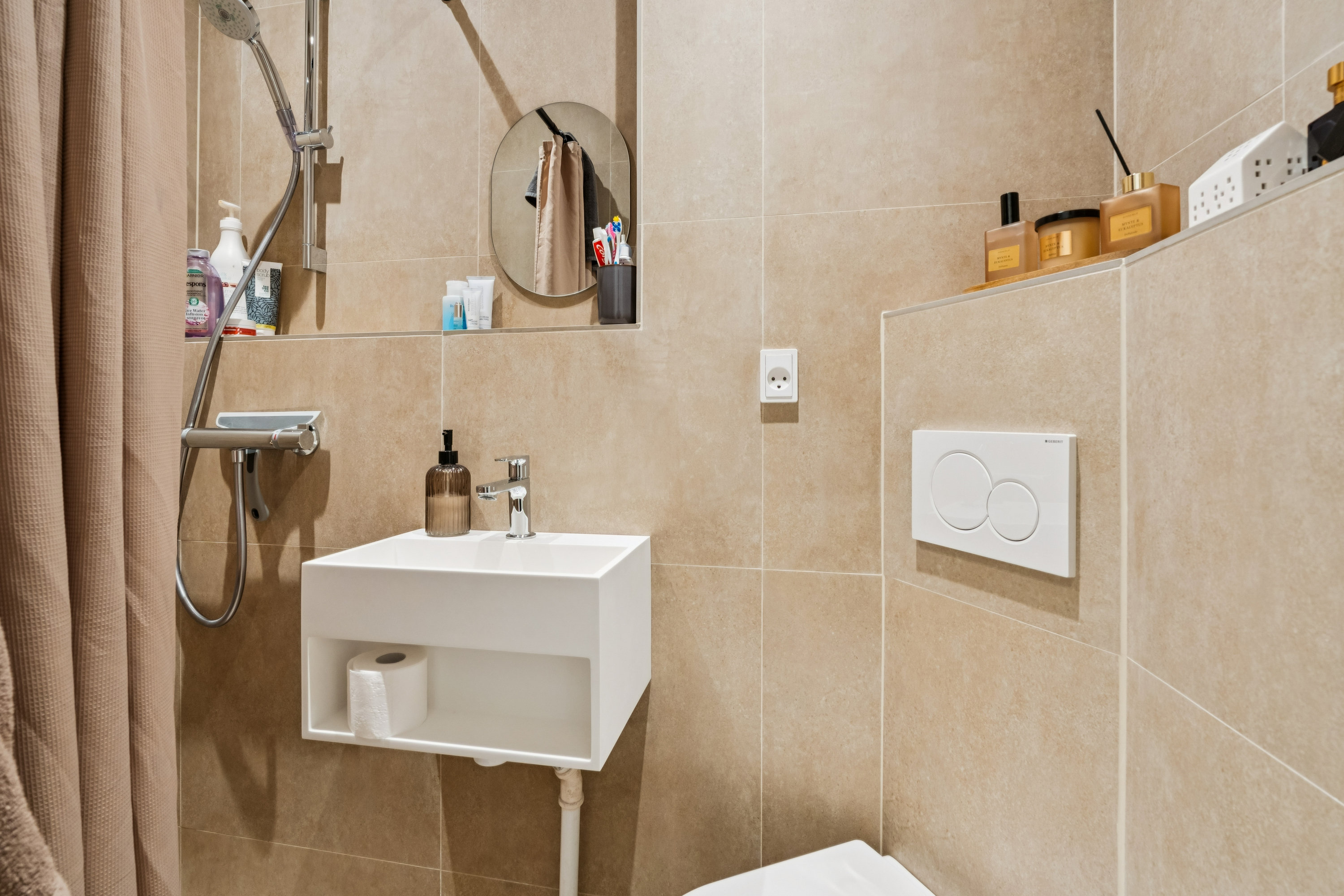 Fremhævet badeværelse billede i fuldskærmstilstand. Billede af Dybbølgade 7, 2. th., 9000 Aalborg