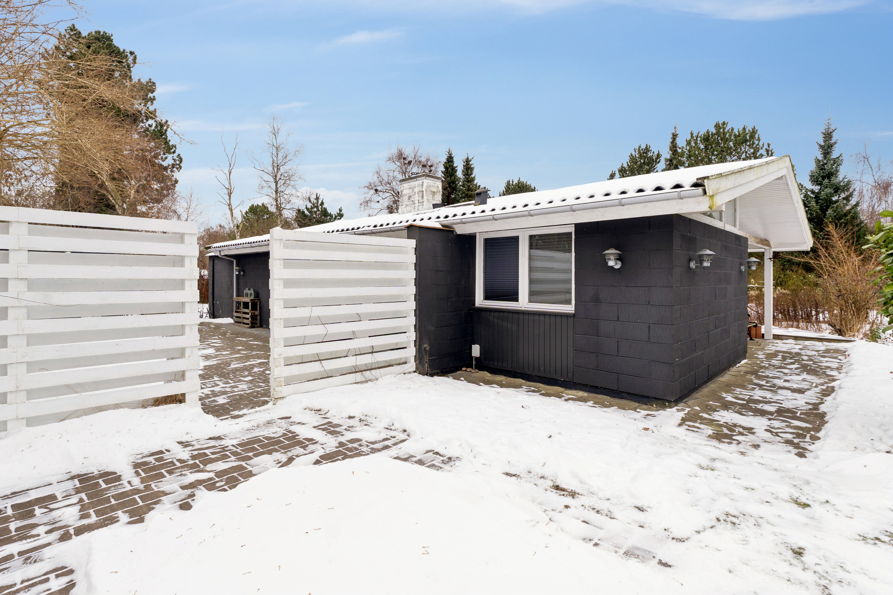 Fremhævet set fra haven billede i fuldskærmstilstand. Billede af Kildegårdsvej 29, Evetofte, 3370 Melby