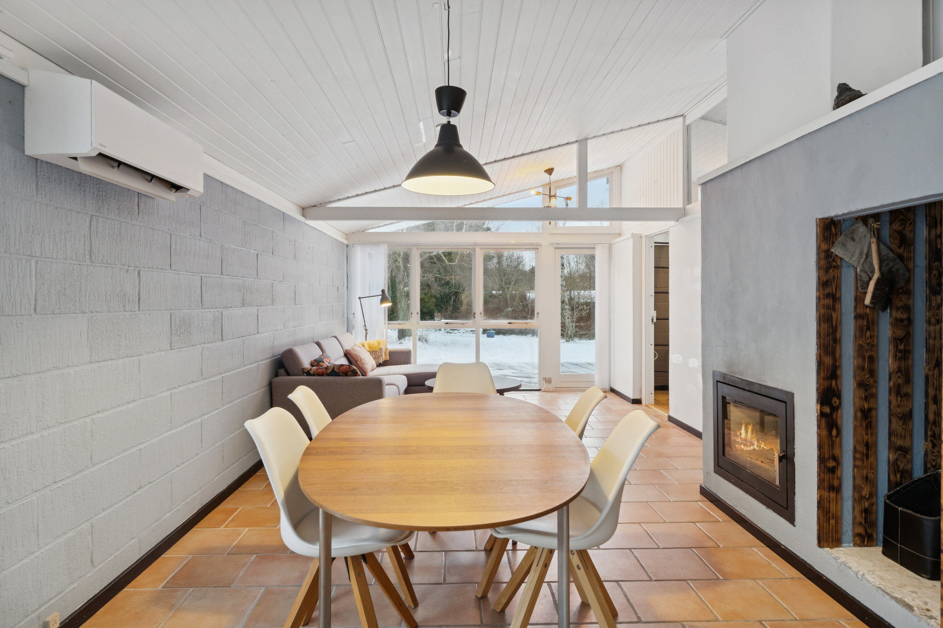 Fremhævet stue billede i fuldskærmstilstand. Billede af Kildegårdsvej 29, Evetofte, 3370 Melby