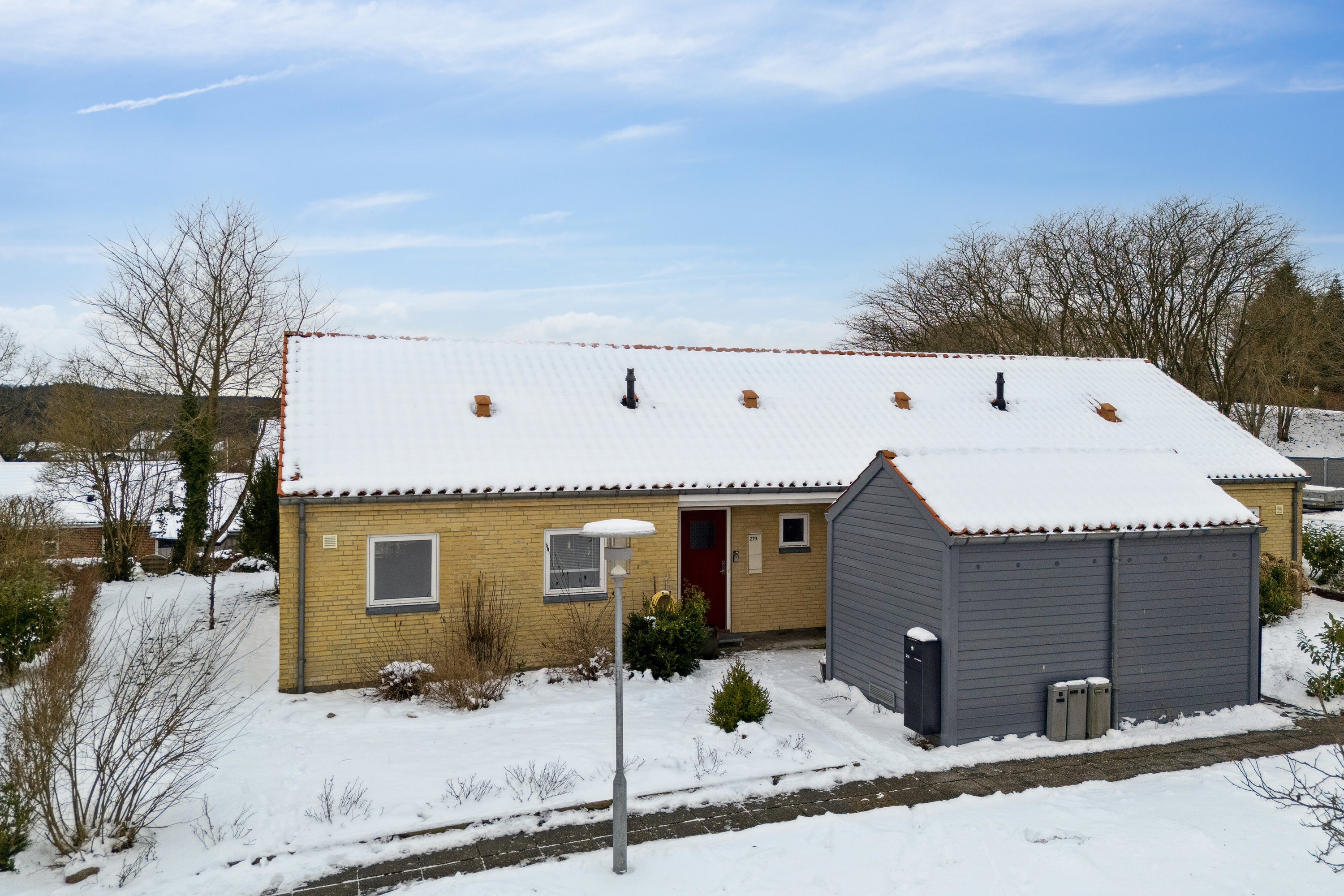 Miniaturebillede 1: set fra haven. Billede af Gunilshøjvej 219, 8600 Silkeborg