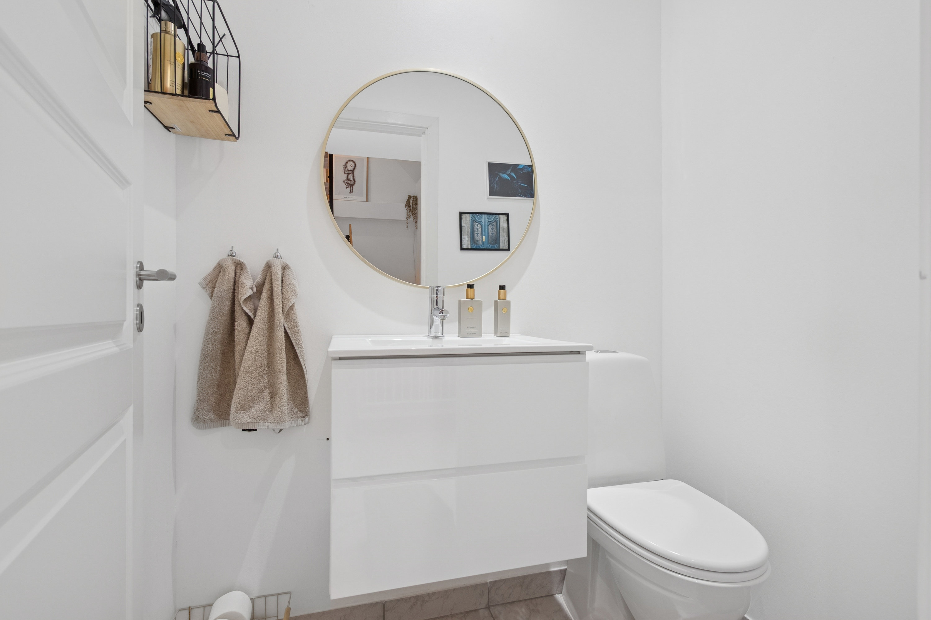 Fremhævet badeværelse billede i fuldskærmstilstand. Billede af Holstedparken 3, 2660 Brøndby Strand