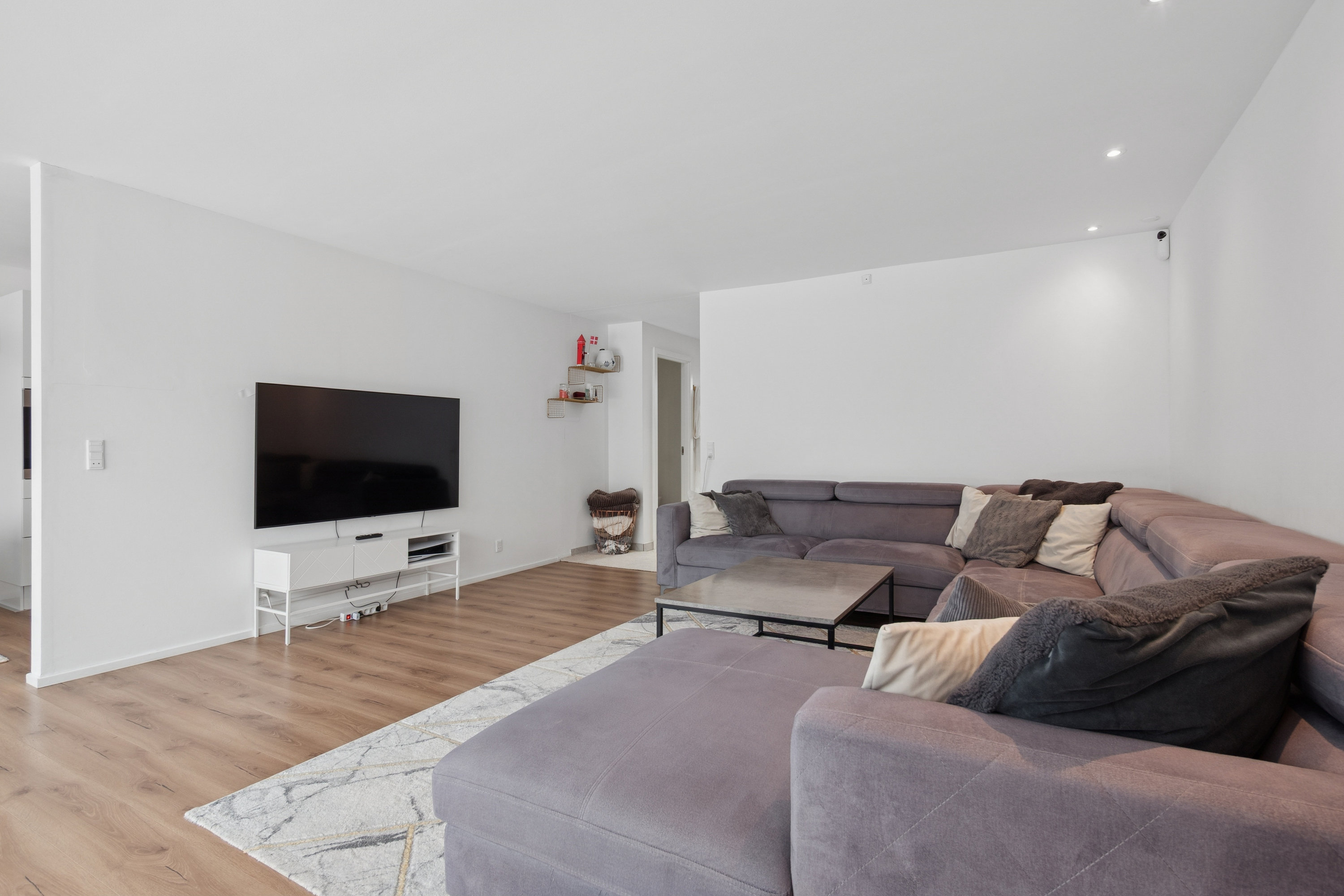 Fremhævet stue billede i fuldskærmstilstand. Billede af Holstedparken 3, 2660 Brøndby Strand