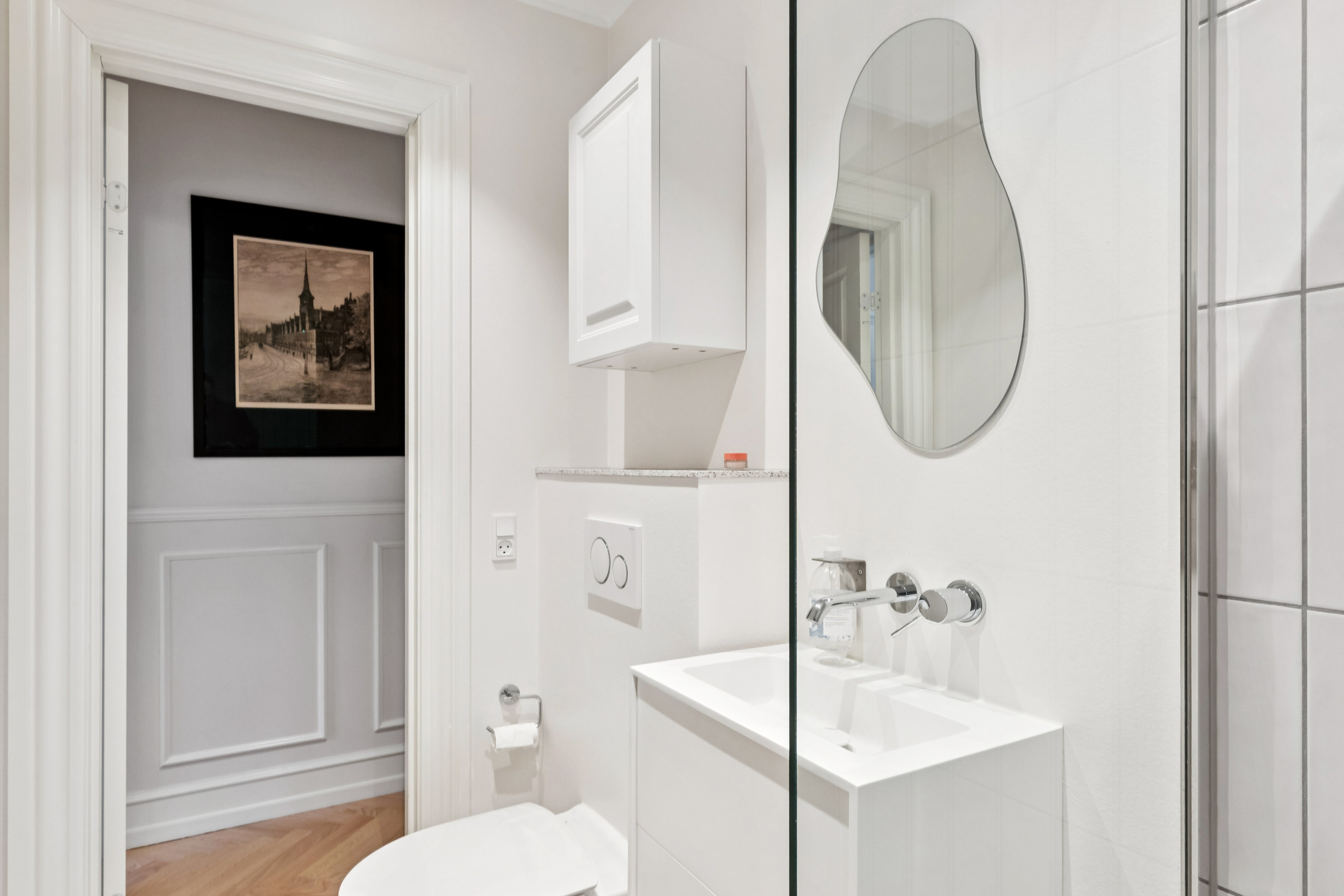 Fremhævet badeværelse billede i fuldskærmstilstand. Billede af Gammel Kalkbrænderi Vej 32, 4. th., 2100 København Ø