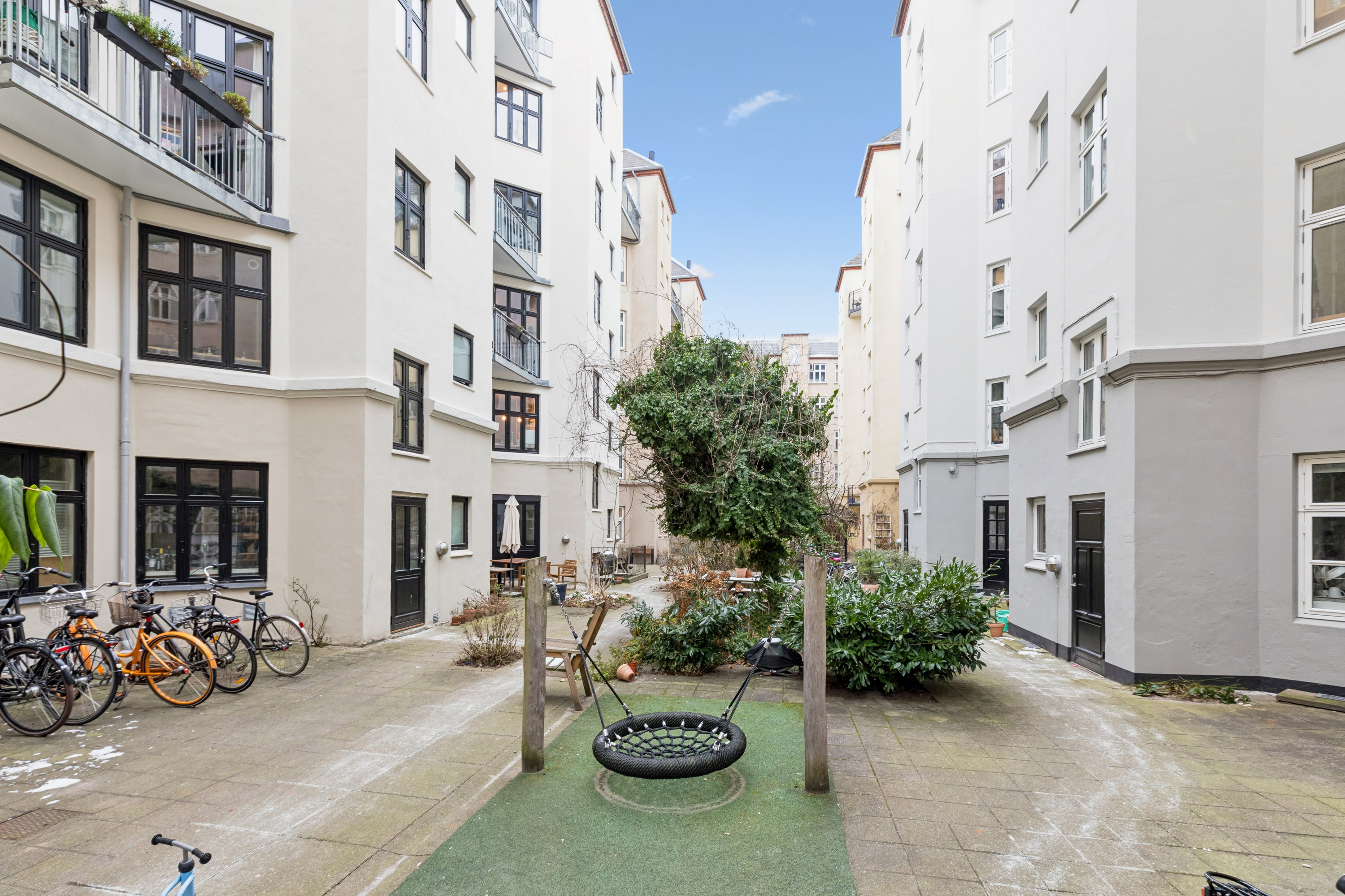 Fremhævet andet billede i fuldskærmstilstand. Billede af Gammel Kalkbrænderi Vej 32, 4. th., 2100 København Ø