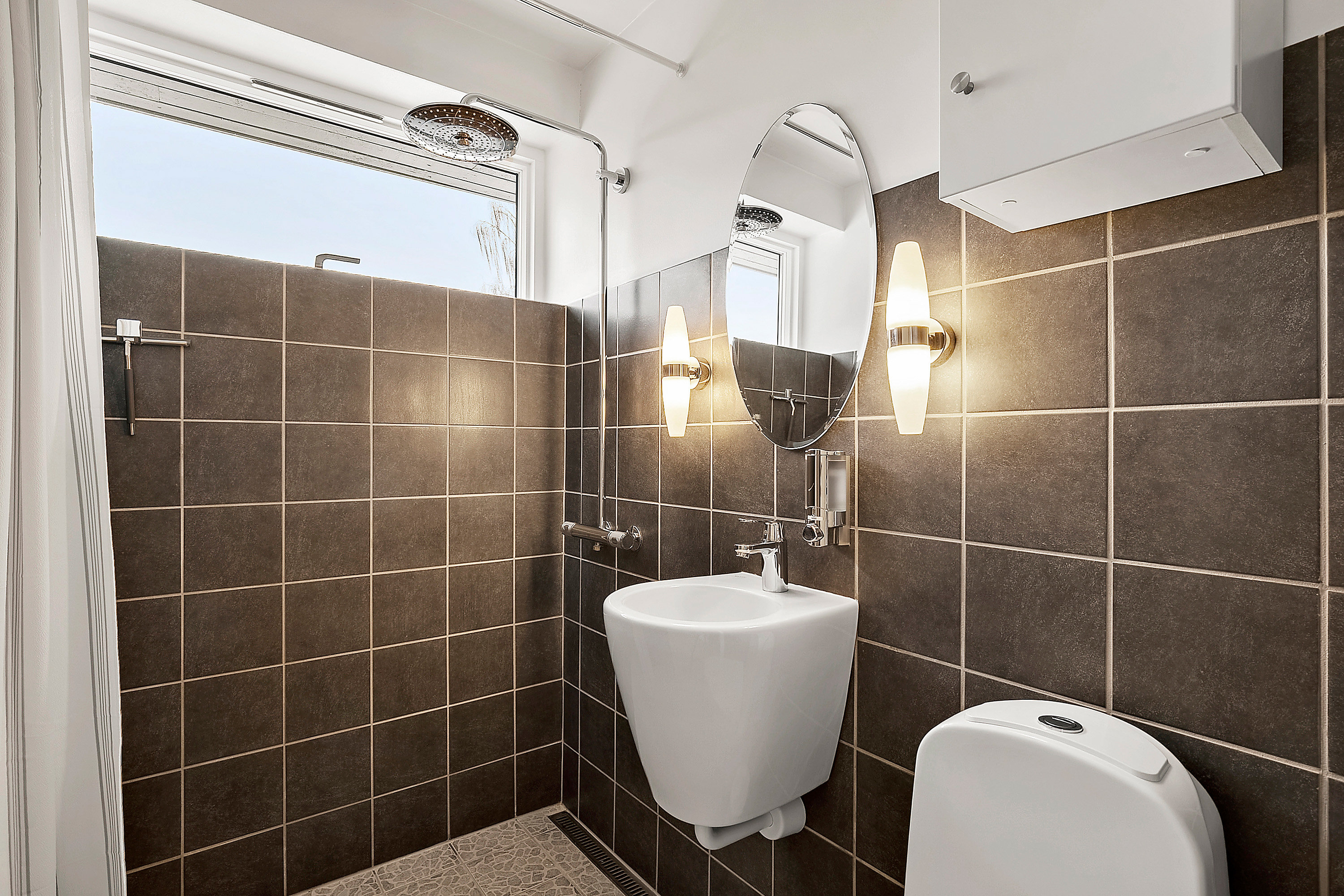 Fremhævet toilet billede i fuldskærmstilstand. Billede af Humlebivænget 60, Hjallese, 5260 Odense S