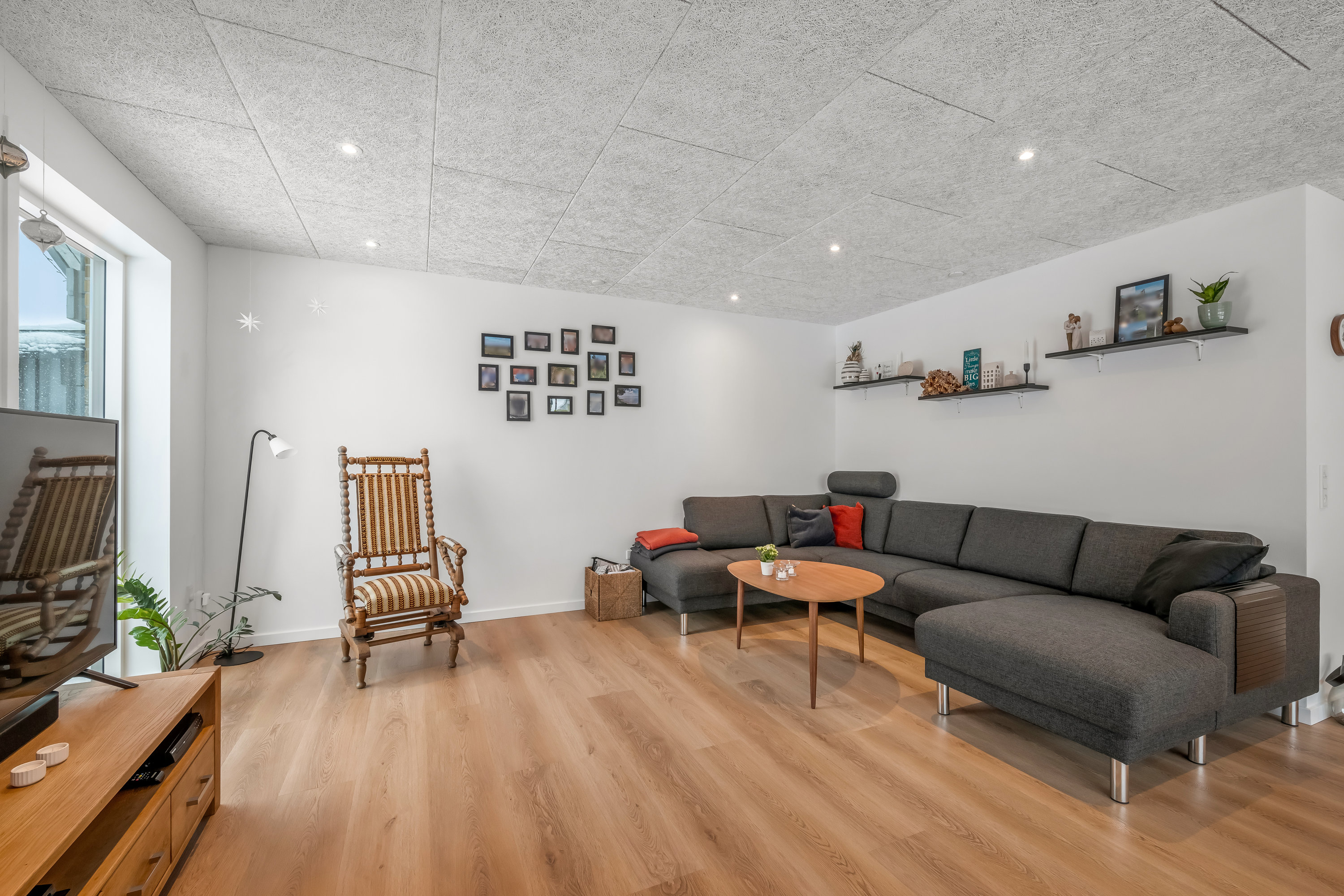 Fremhævet stue billede i fuldskærmstilstand. Billede af Grønningen 26, Troldhede, 6920 Videbæk