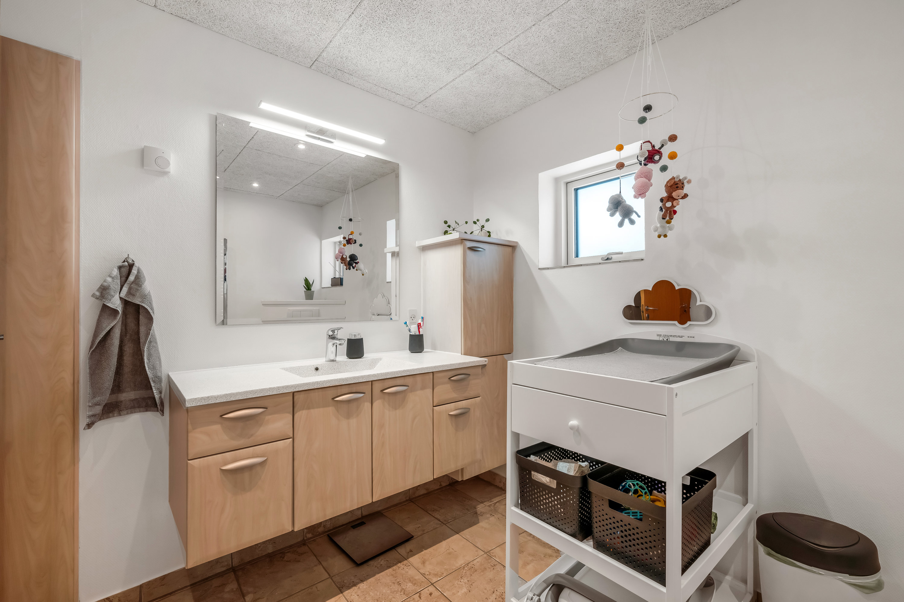 Fremhævet badeværelse billede i fuldskærmstilstand. Billede af Grønningen 26, Troldhede, 6920 Videbæk