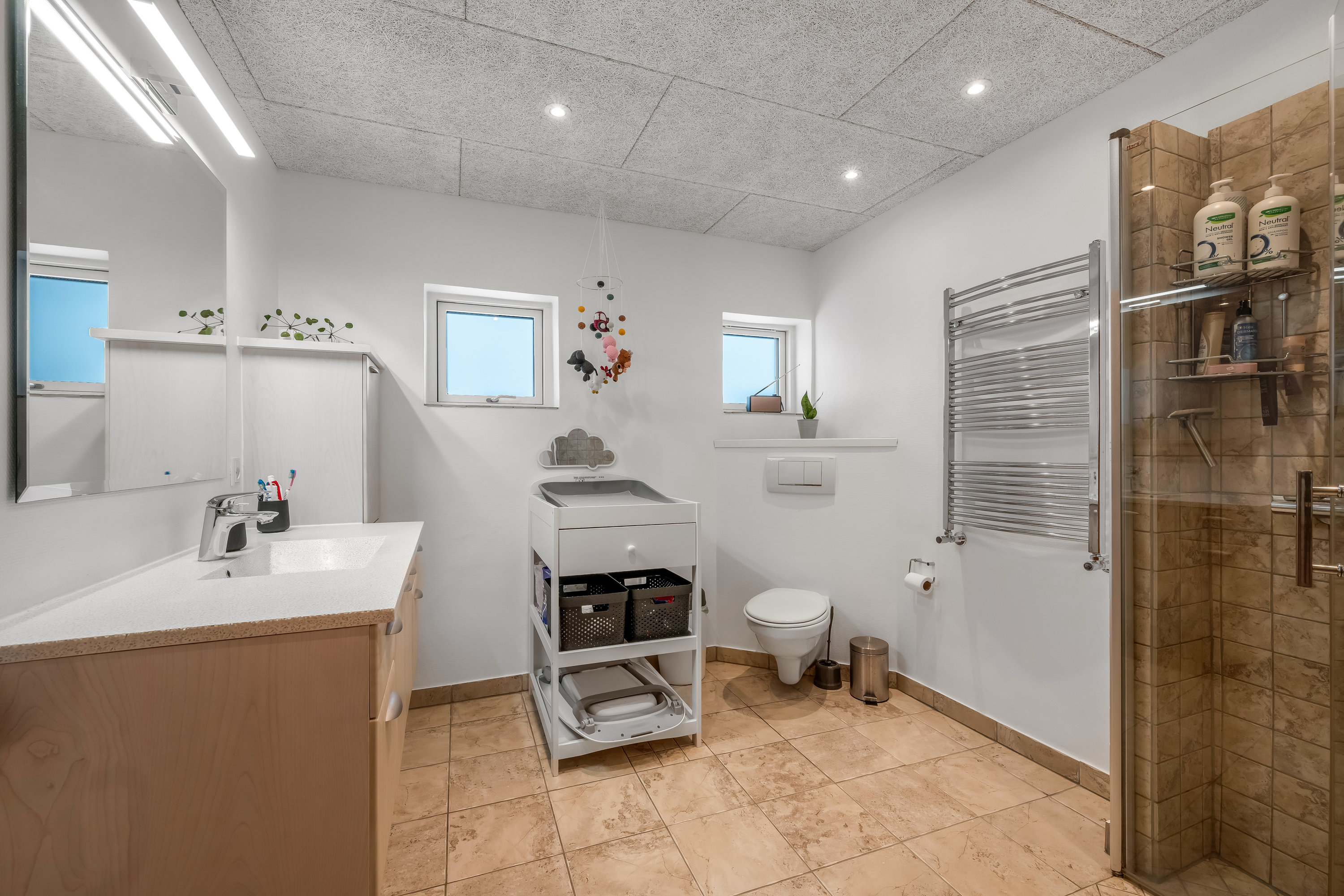 Fremhævet badeværelse billede i fuldskærmstilstand. Billede af Grønningen 26, Troldhede, 6920 Videbæk