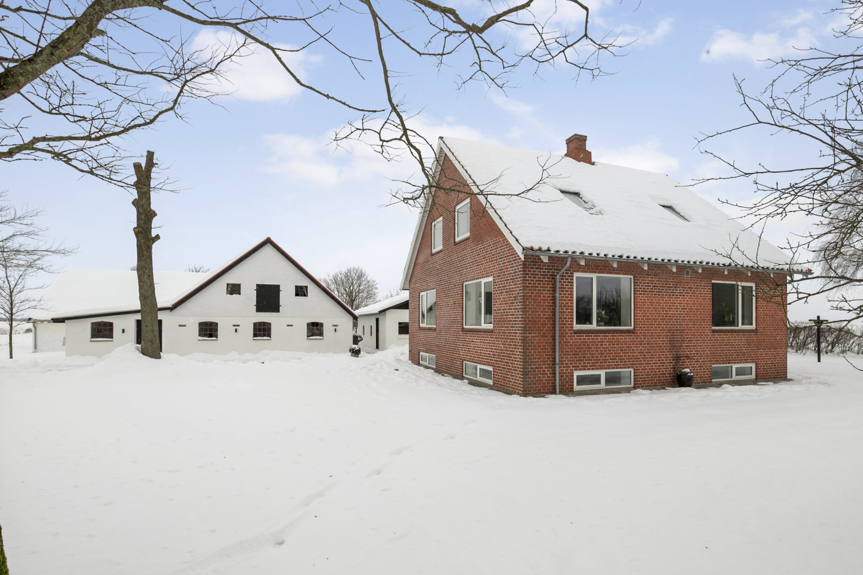 Fremhævet facade billede i fuldskærmstilstand. Billede af Vesterheden 3, 9760 Vrå