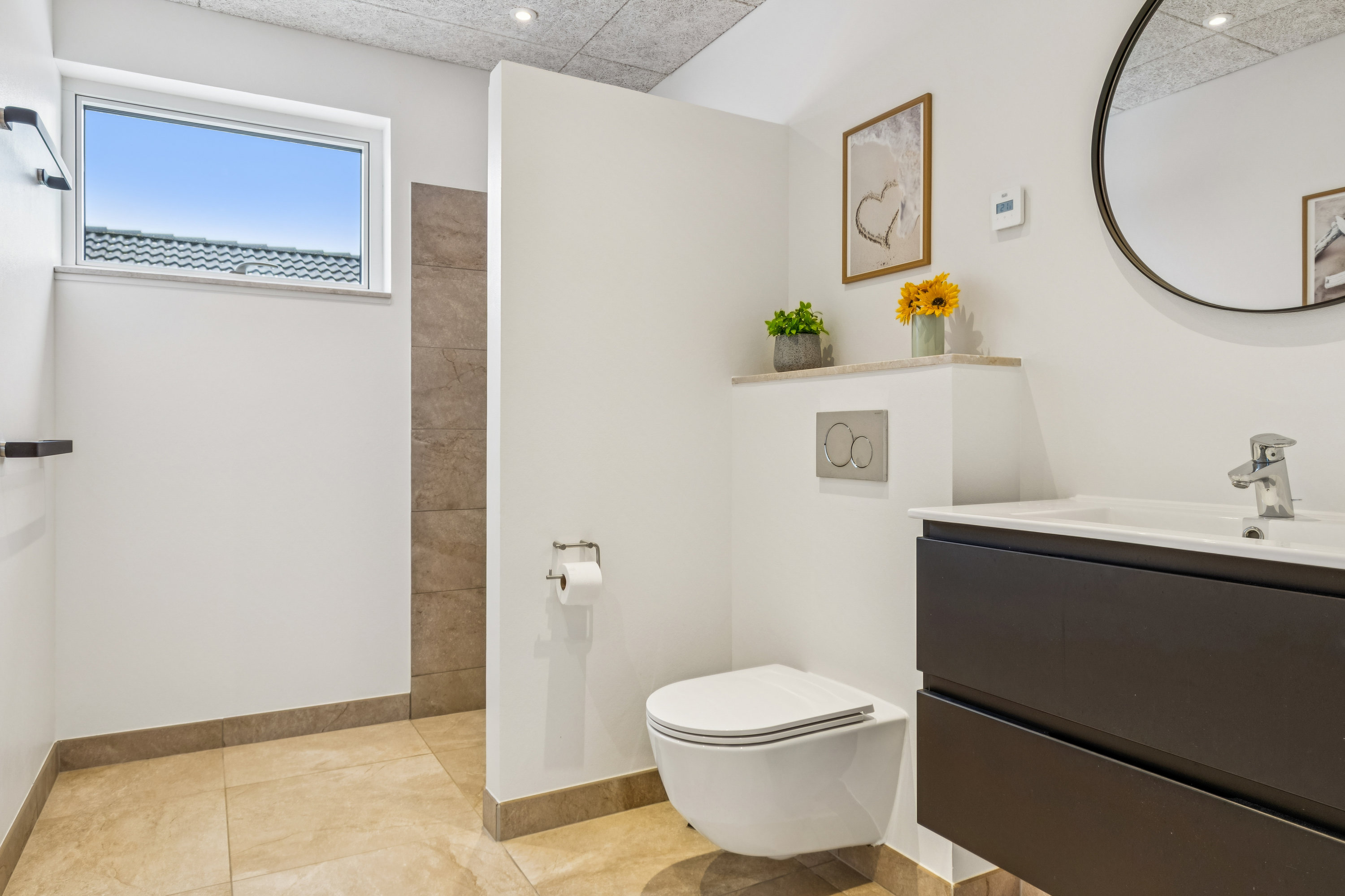 Fremhævet badeværelse billede i fuldskærmstilstand. Billede af Ravnholt 26, Havnsø, 4591 Føllenslev